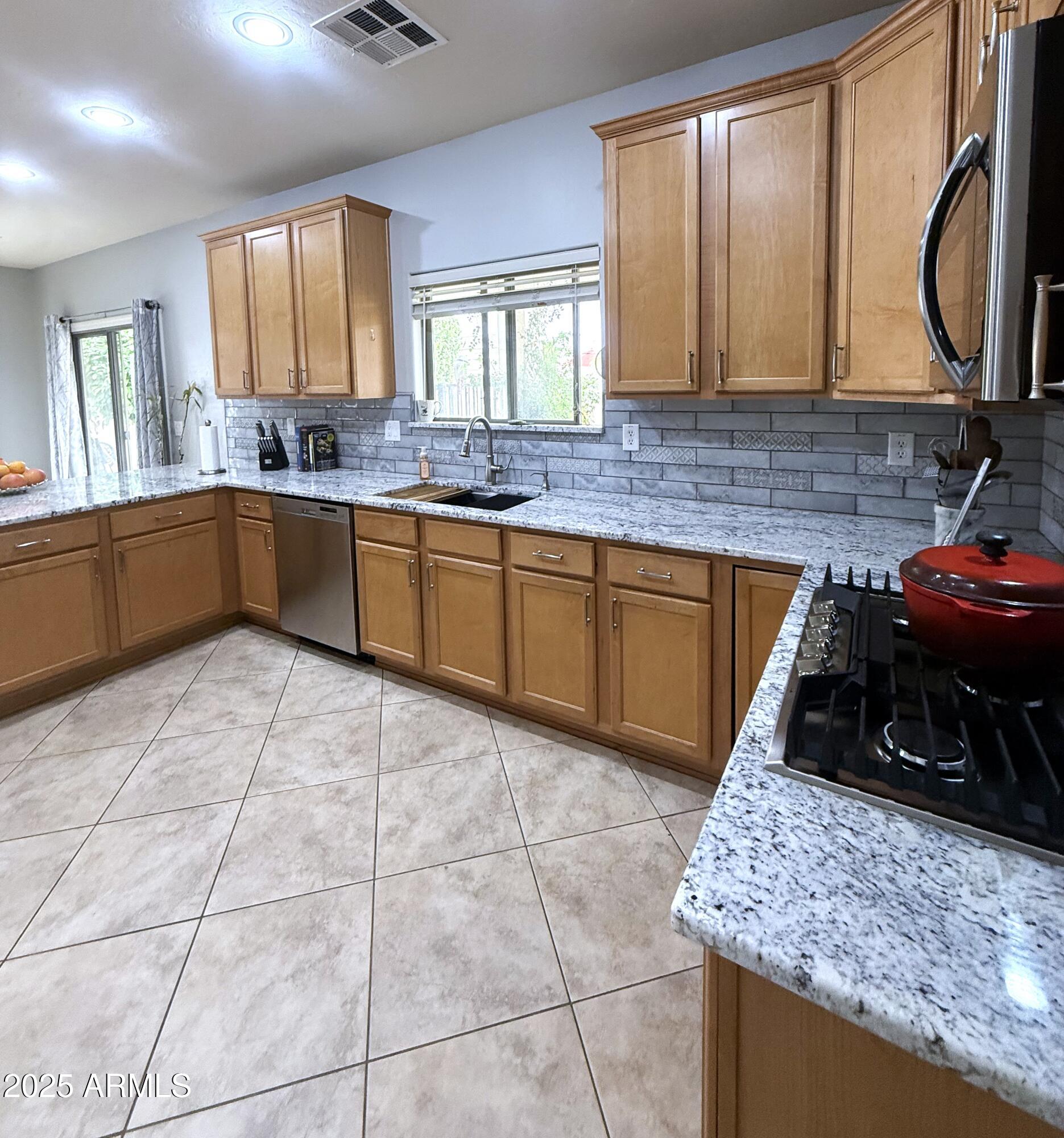 15515 N 174th Avenue Property Photo 10