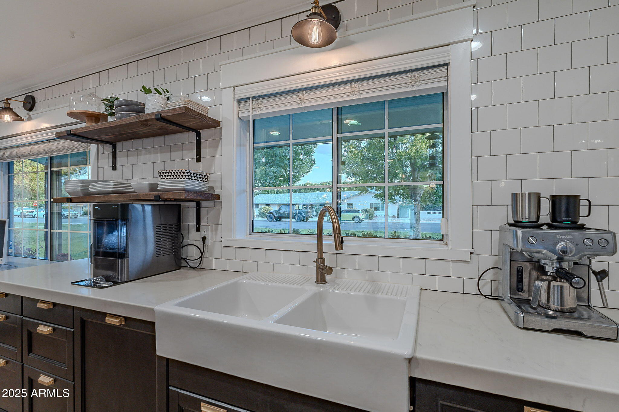 336 N Fraser Drive W Property Photo 11