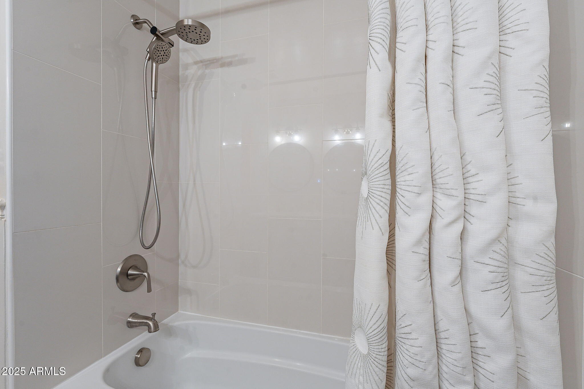 336 N Fraser Drive W Property Photo 31