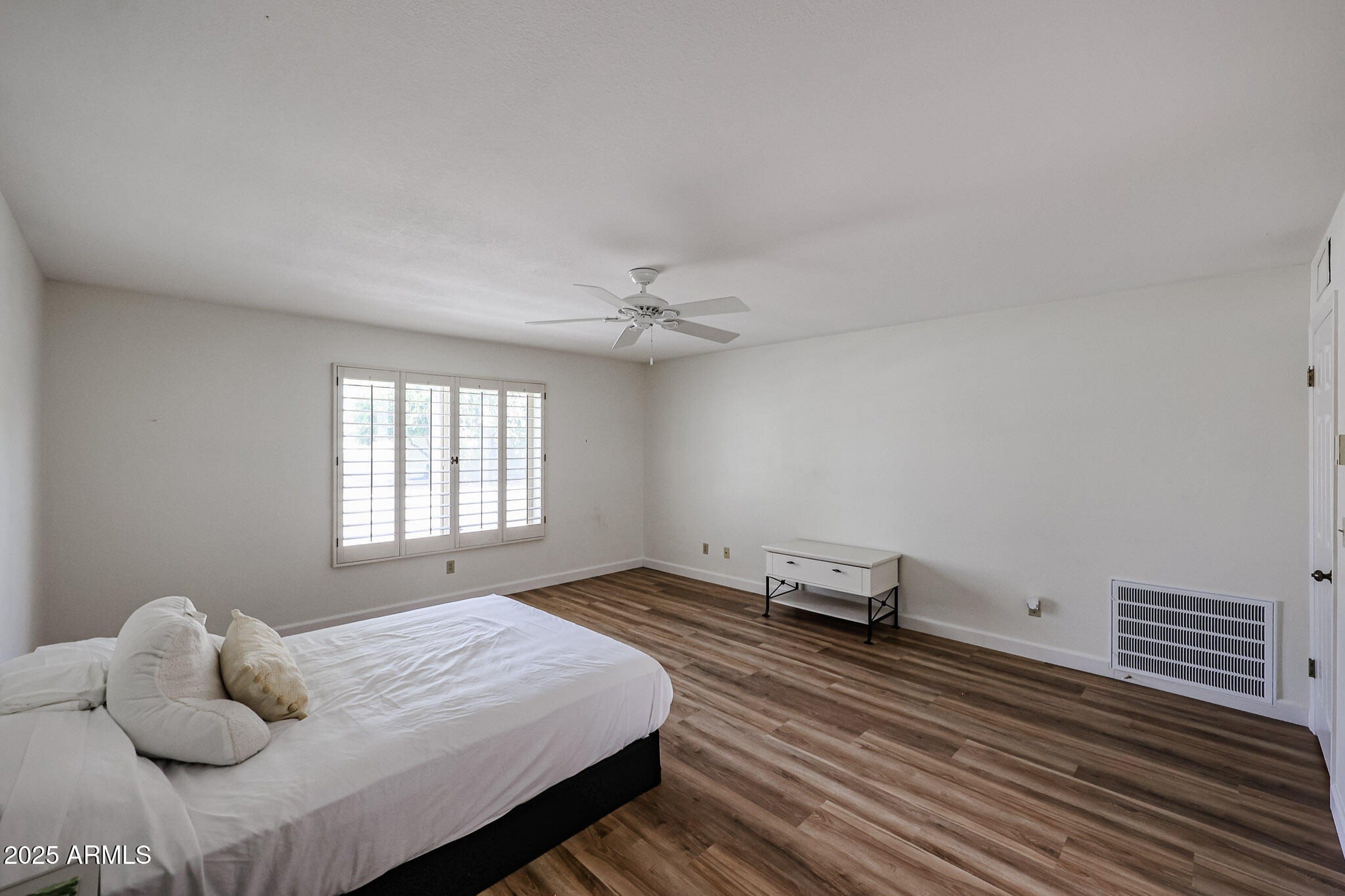 1077 N Vista Verde Circle Property Photo 11