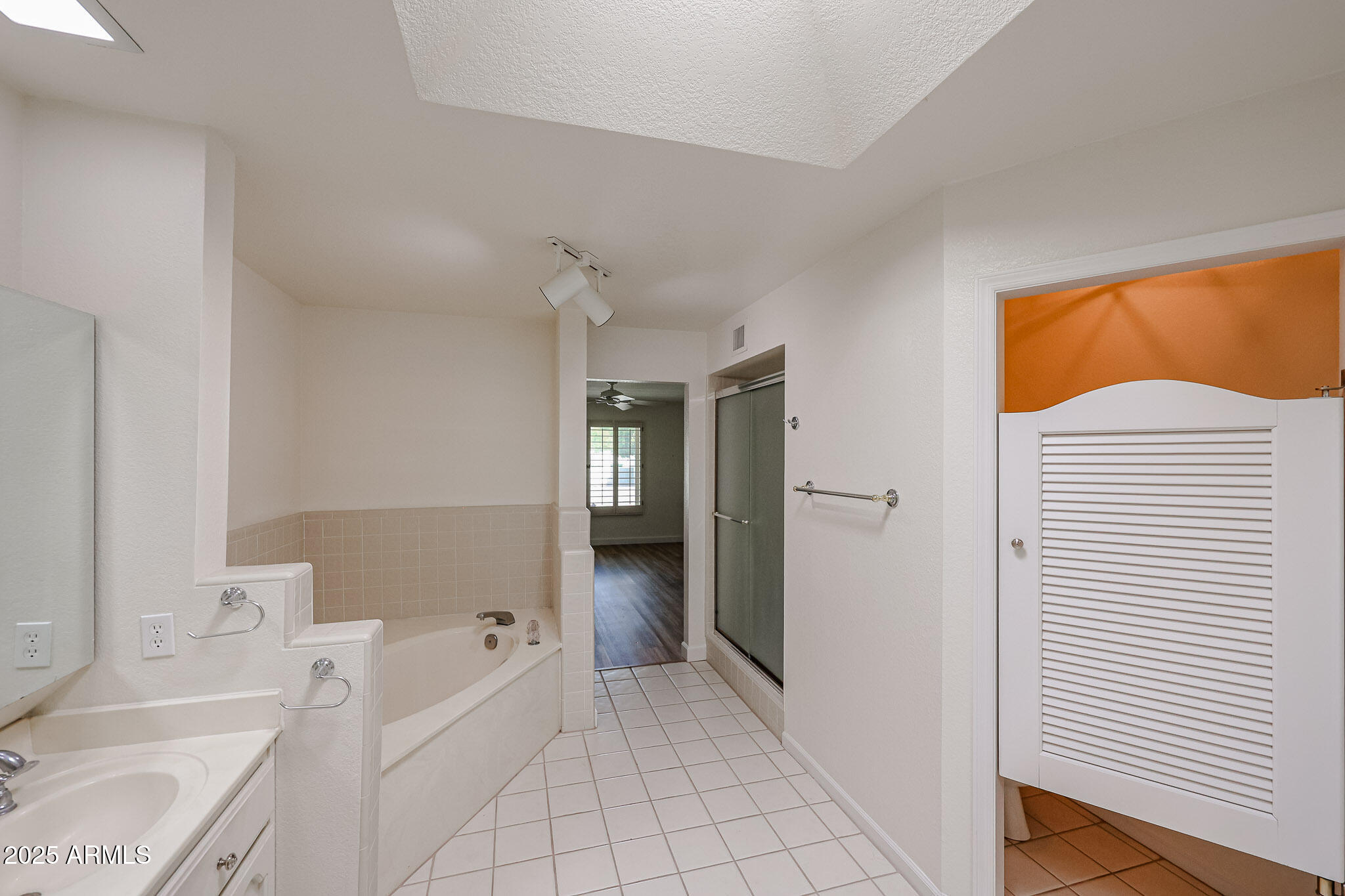 1077 N Vista Verde Circle Property Photo 13
