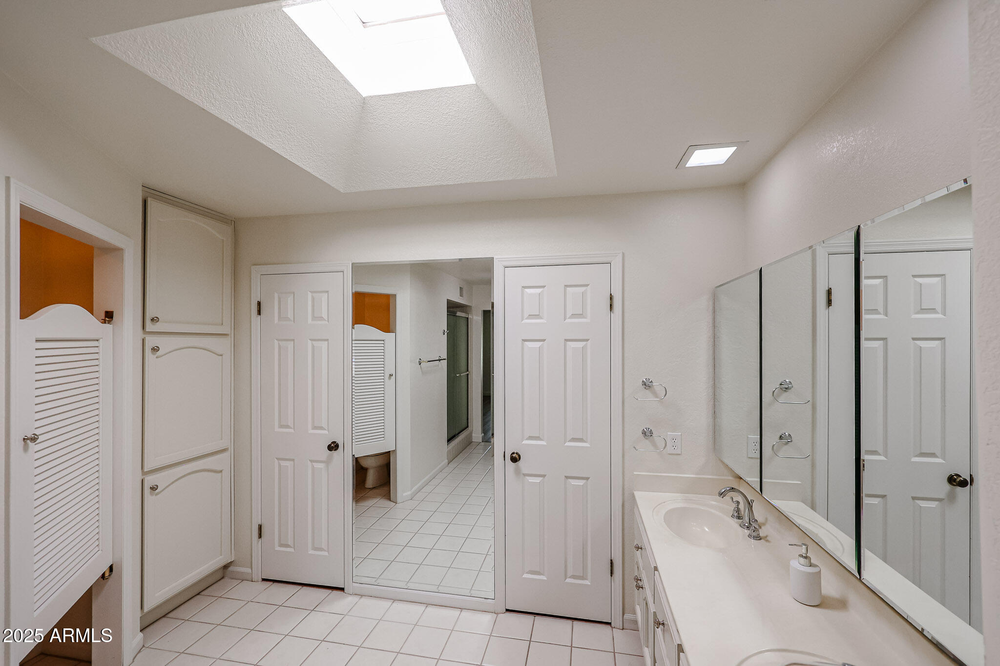 1077 N Vista Verde Circle Property Photo 14