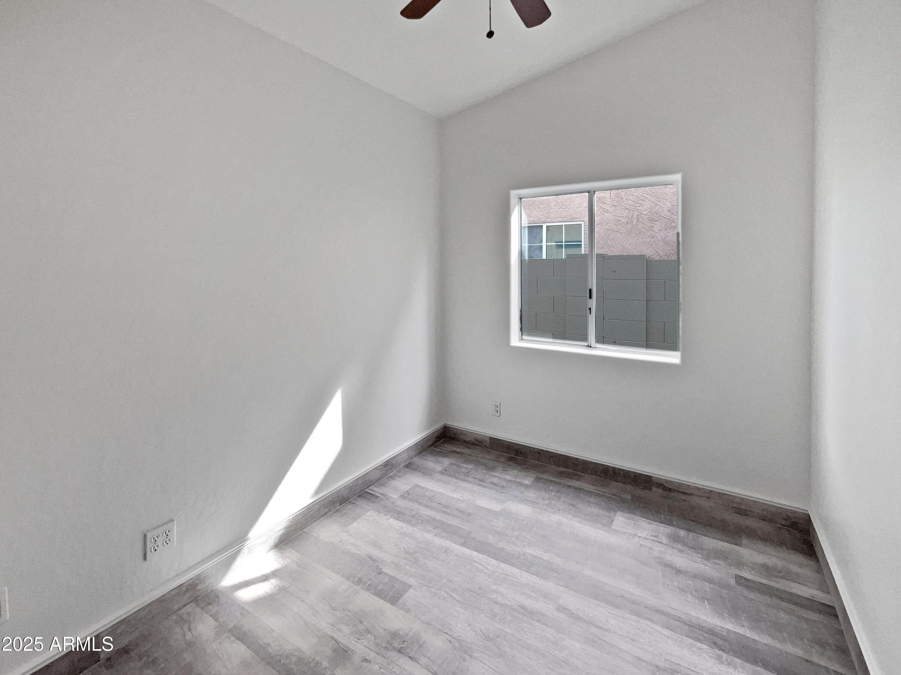 1901 E Marquette Drive Property Photo 5