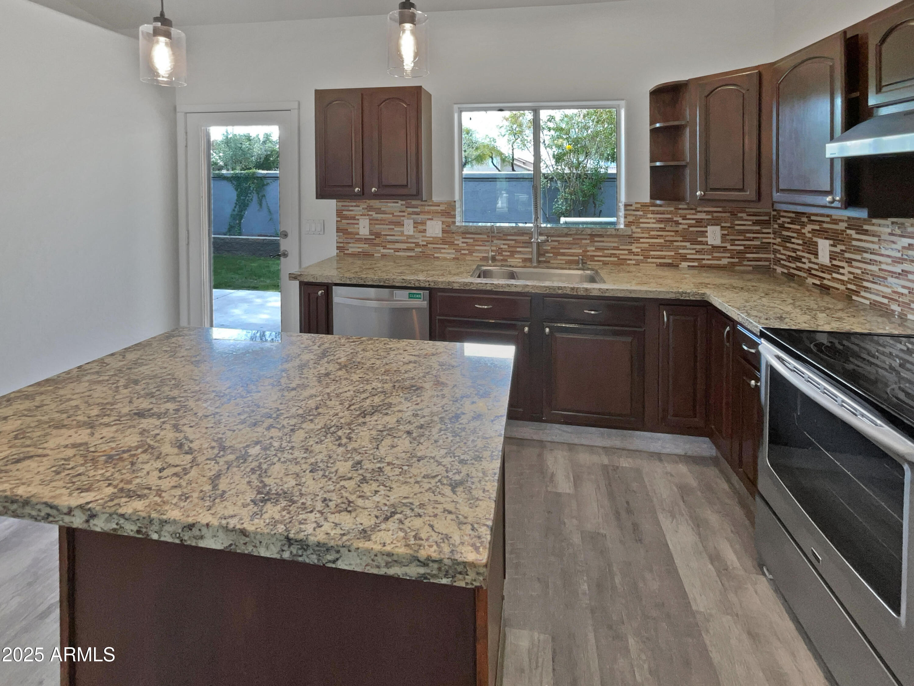 1901 E Marquette Drive Property Photo 14