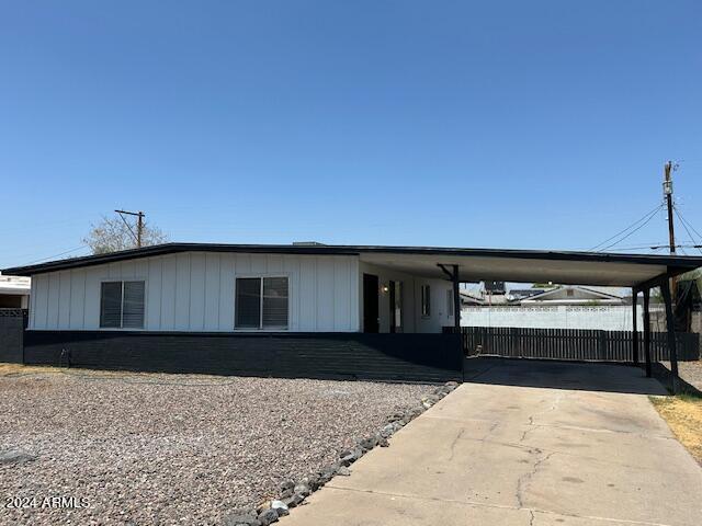 1714 E Chipman Road Property Photo 1