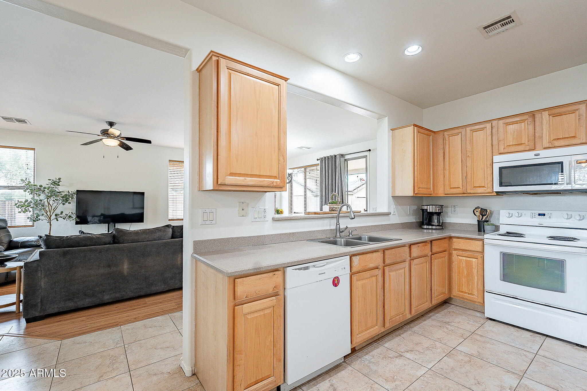 2873 S Arroyo Lane Property Photo 5