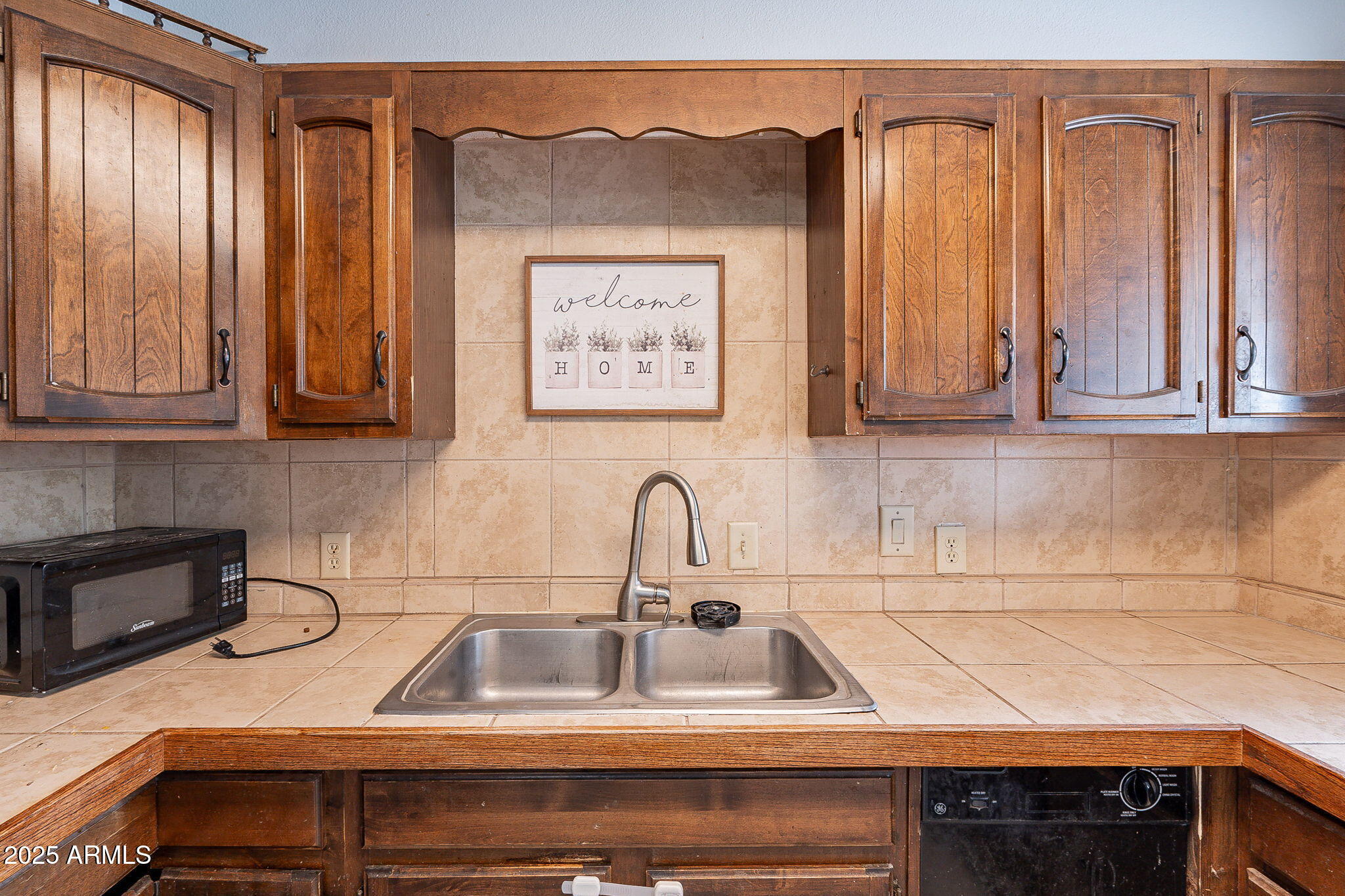 163 Peretz Circle Property Photo 3