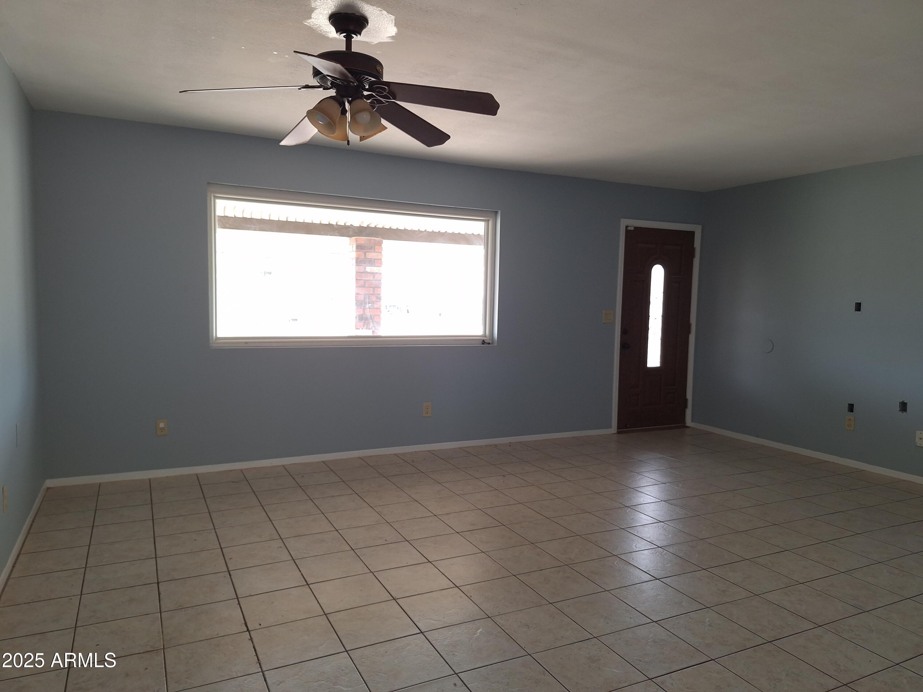 163 Peretz Circle Property Photo 8