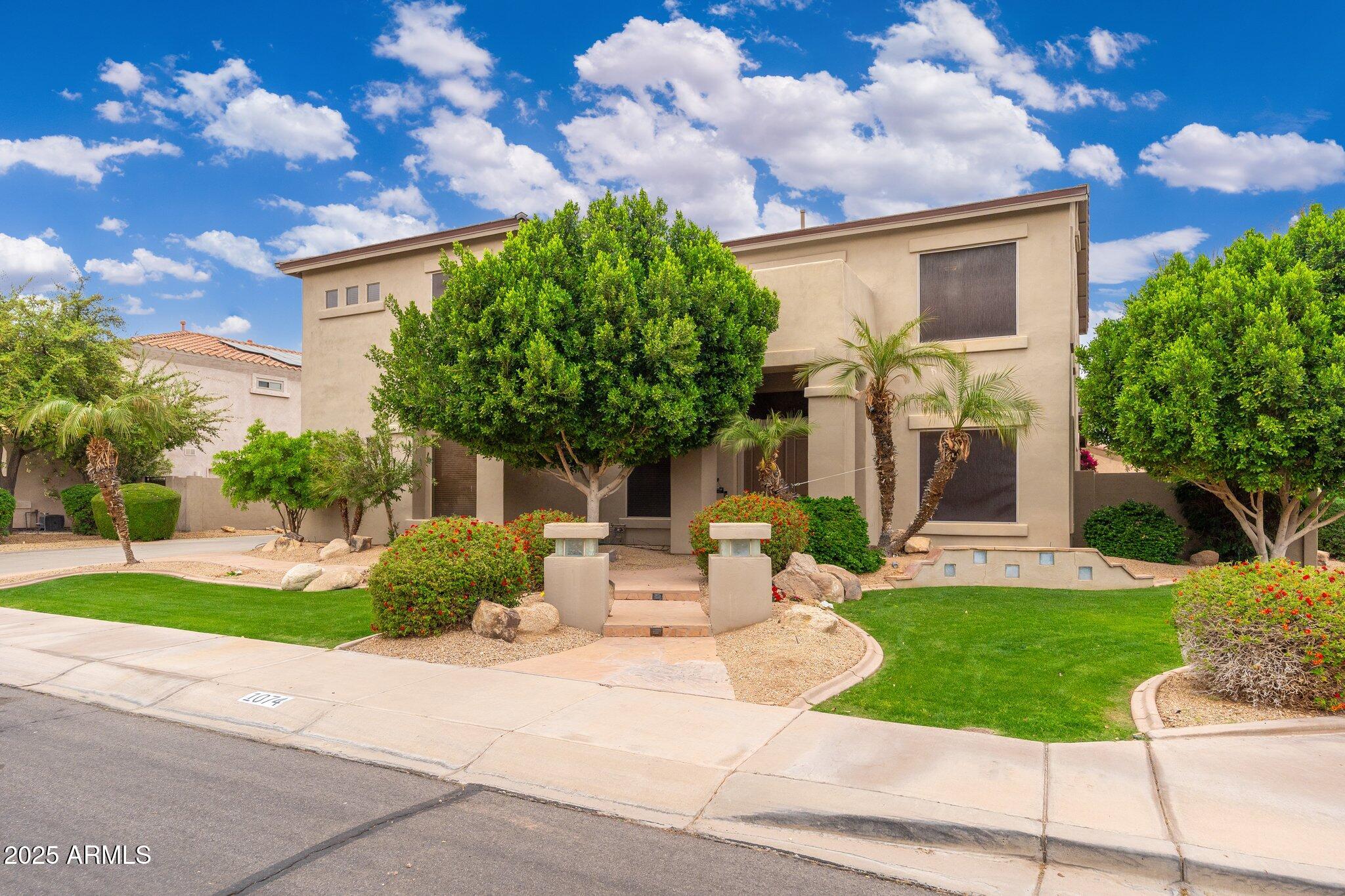 1074 E Carla Vista Court Property Photo 1