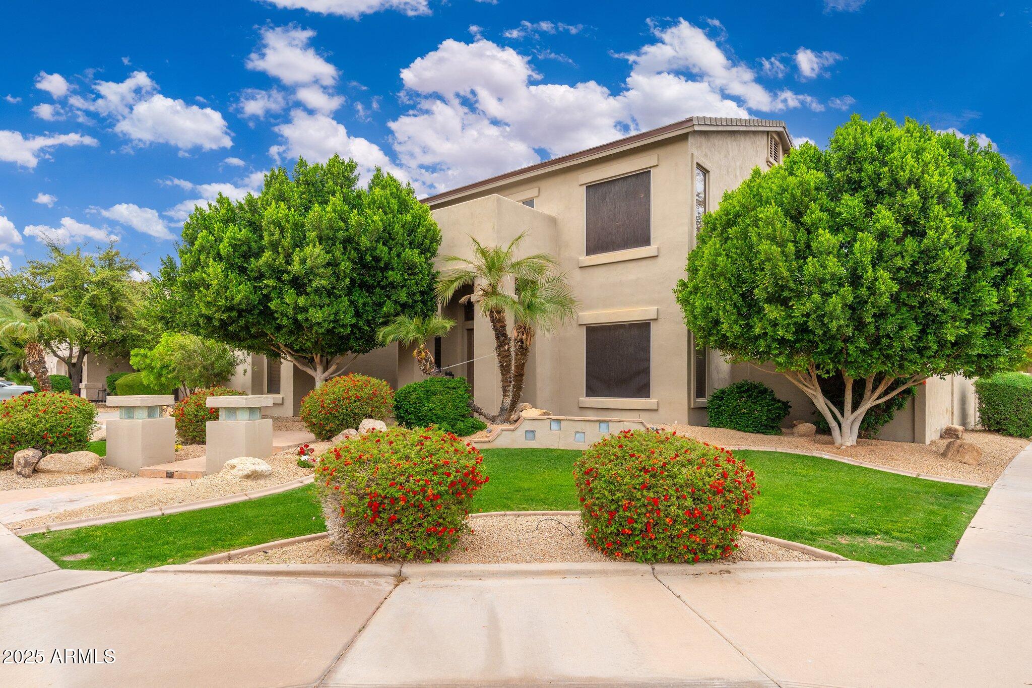 1074 E Carla Vista Court Property Photo 2