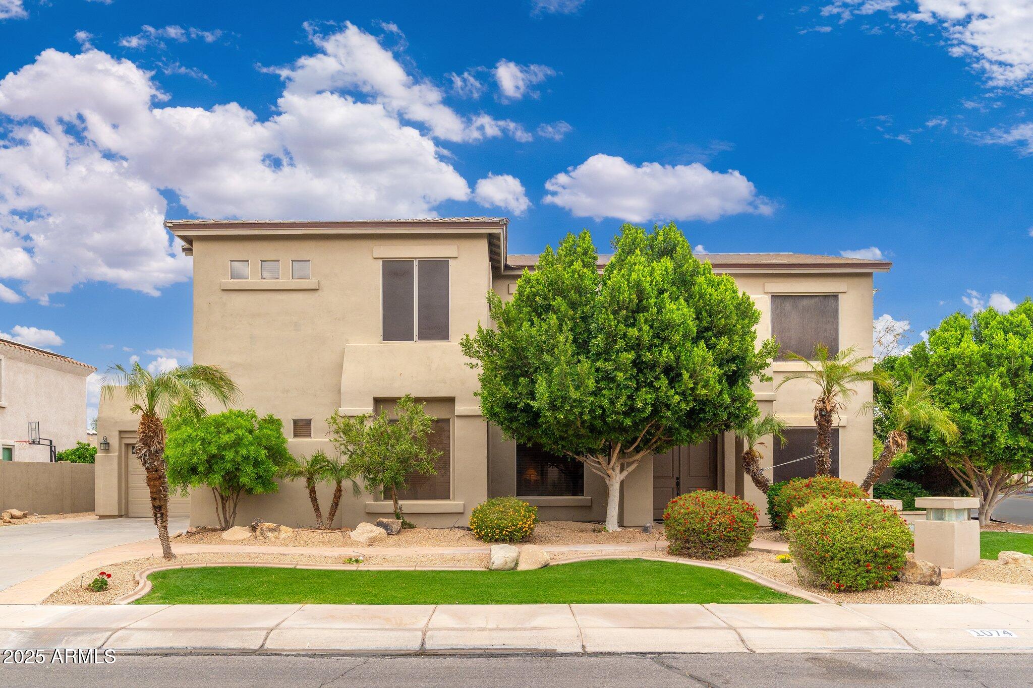 1074 E Carla Vista Court Property Photo 3
