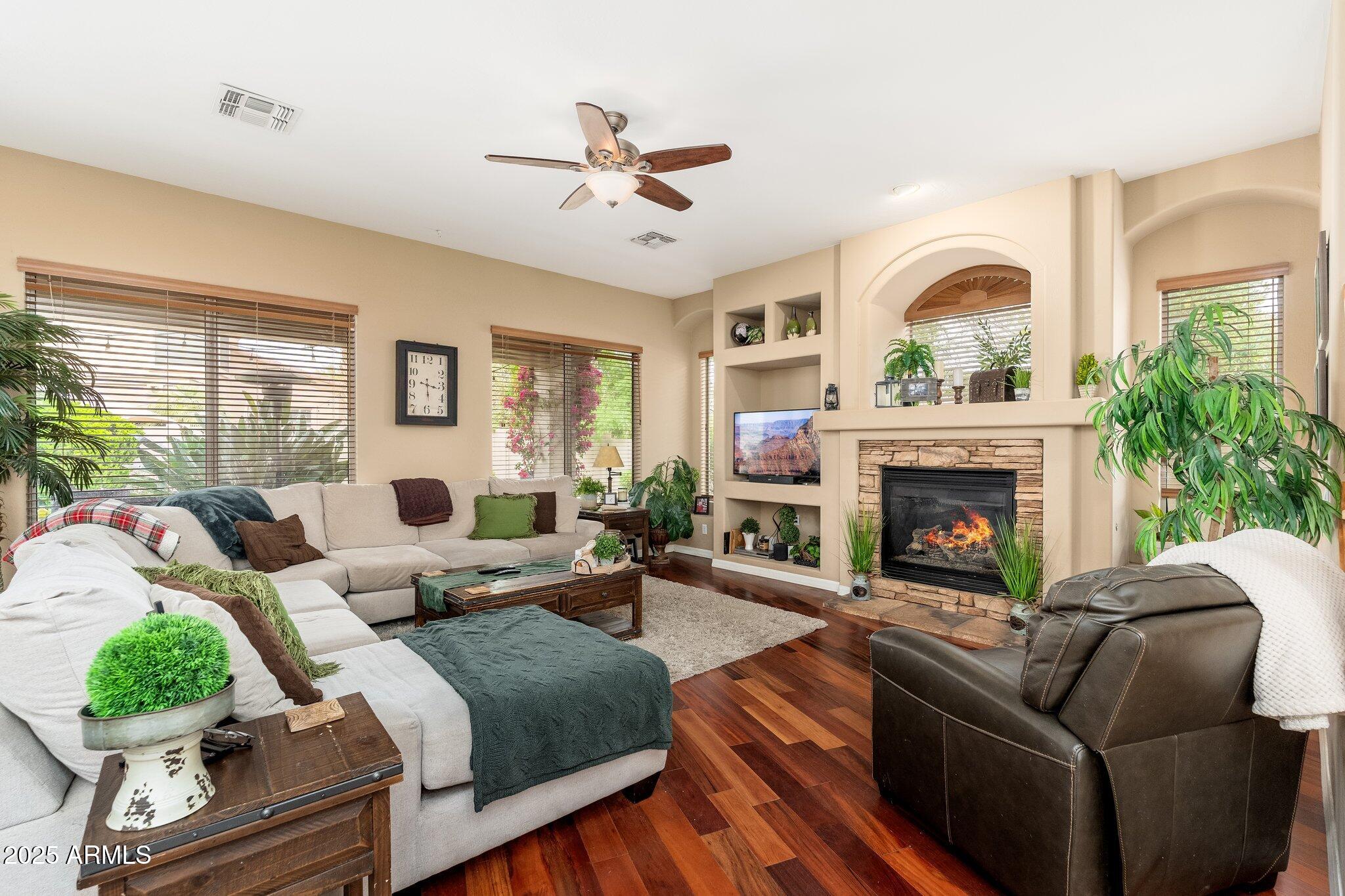 1074 E Carla Vista Court Property Photo 10