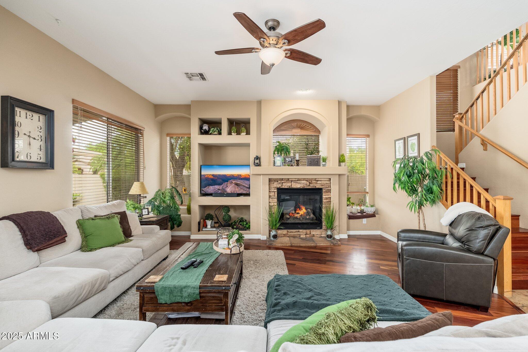 1074 E Carla Vista Court Property Photo 11