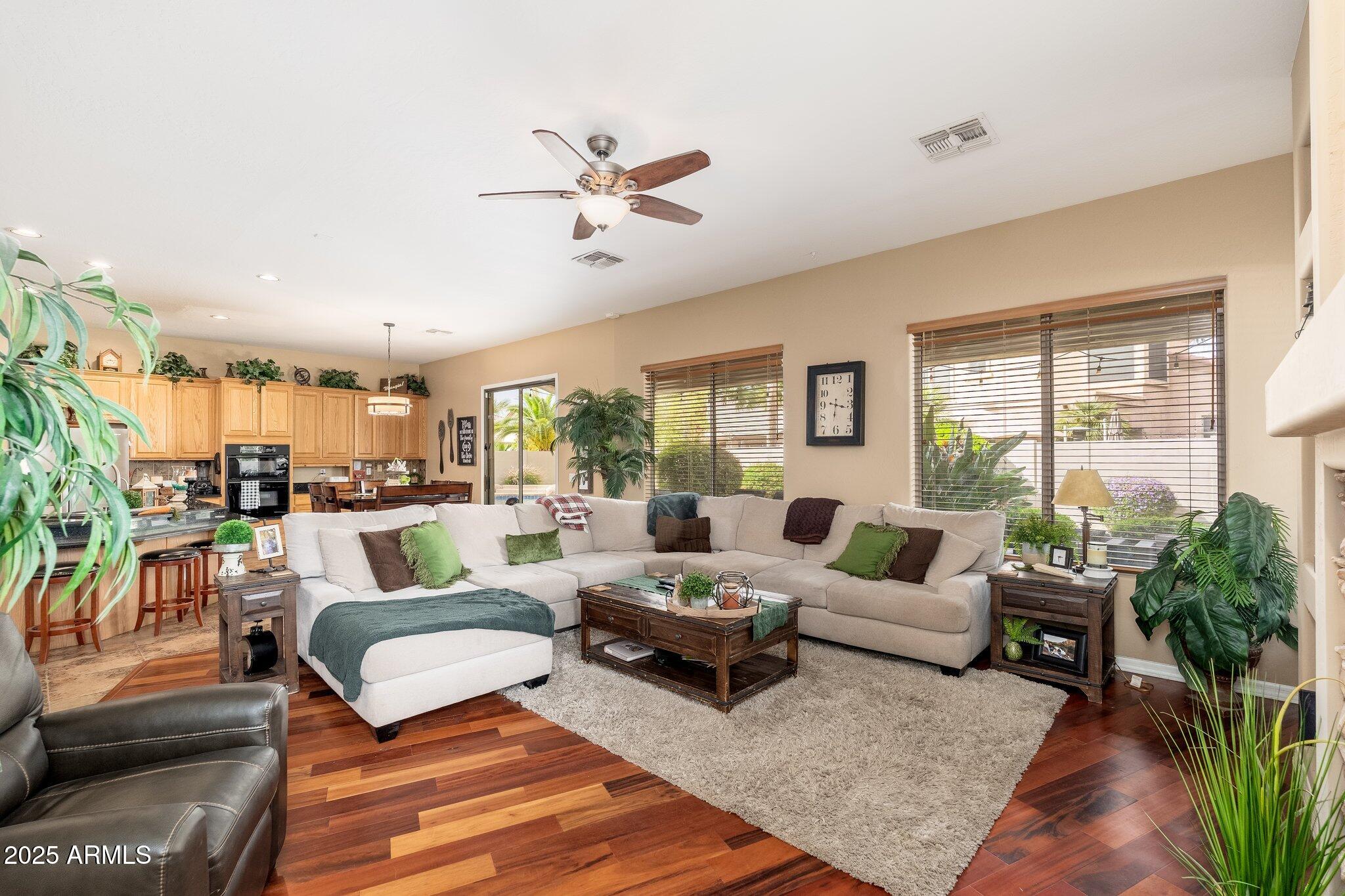 1074 E Carla Vista Court Property Photo 12