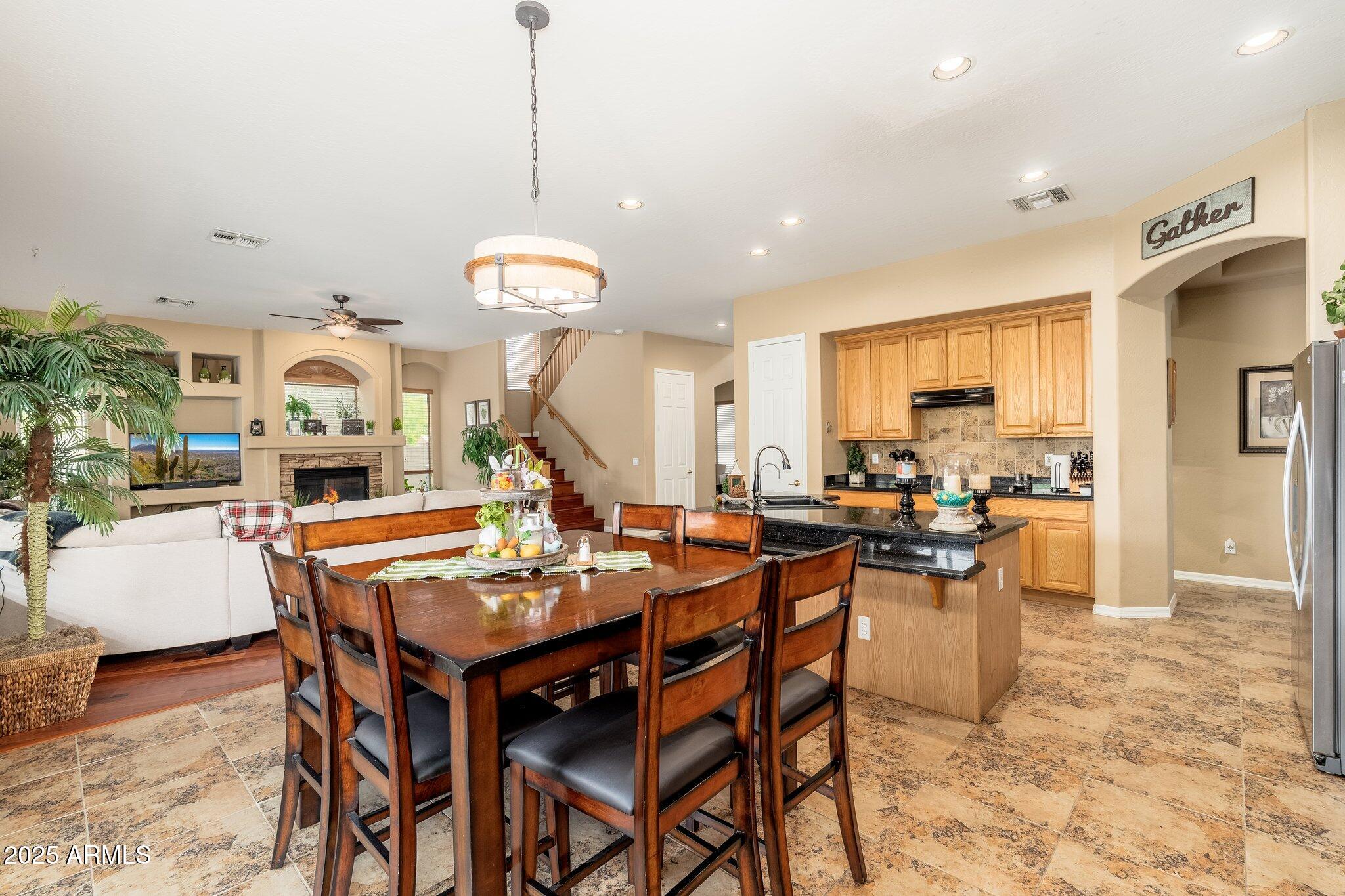 1074 E Carla Vista Court Property Photo 16
