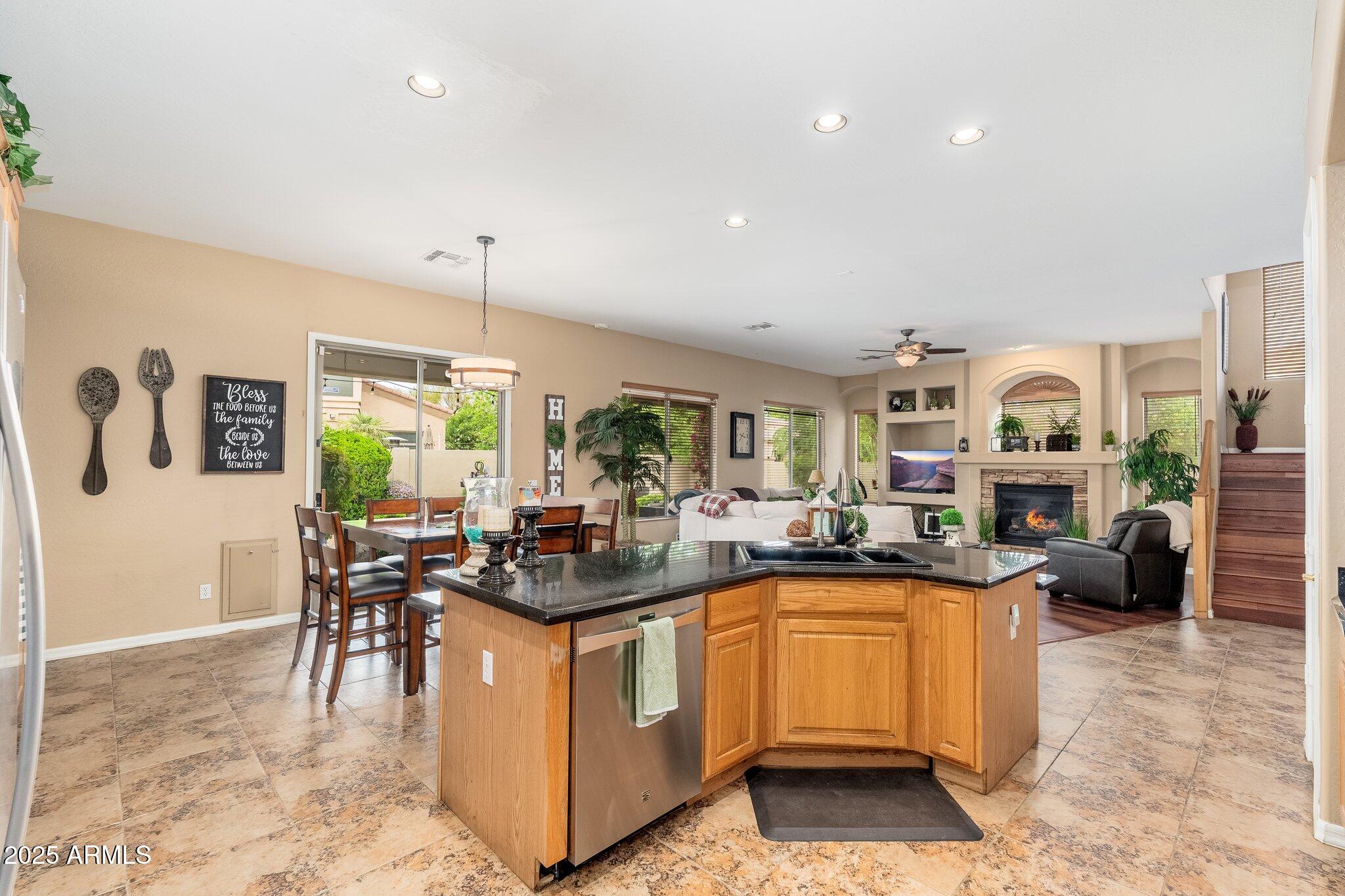 1074 E Carla Vista Court Property Photo 19