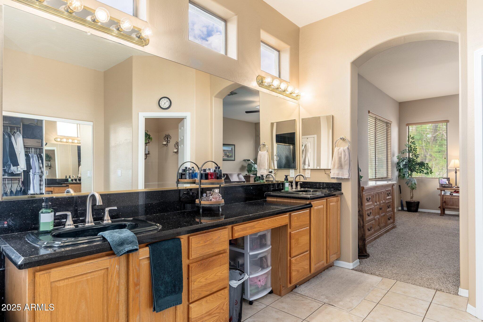 1074 E Carla Vista Court Property Photo 27