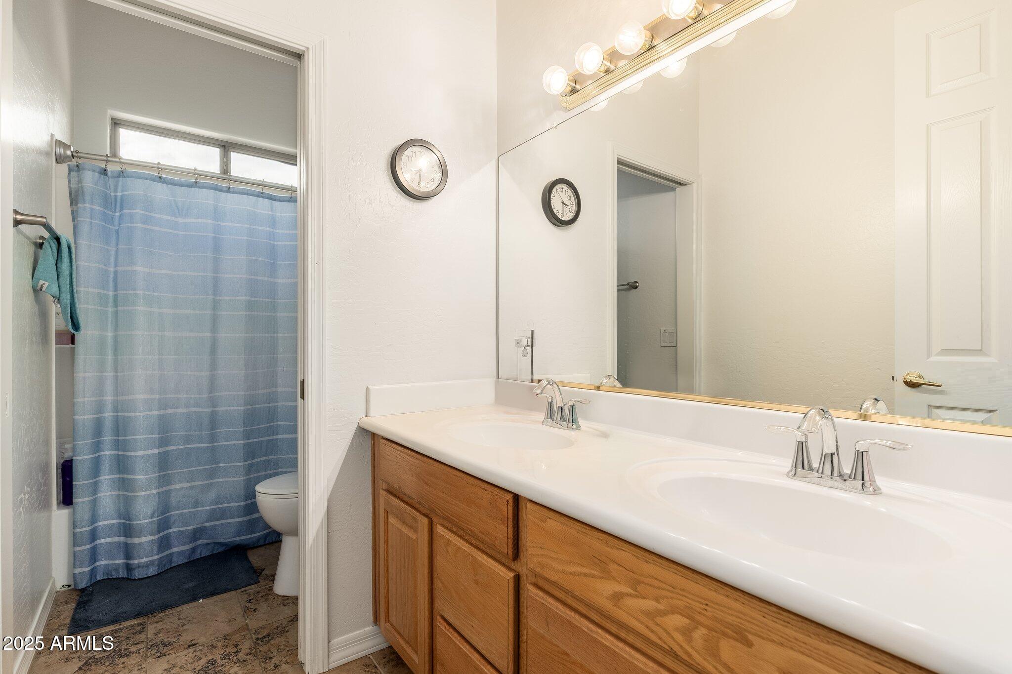 1074 E Carla Vista Court Property Photo 35