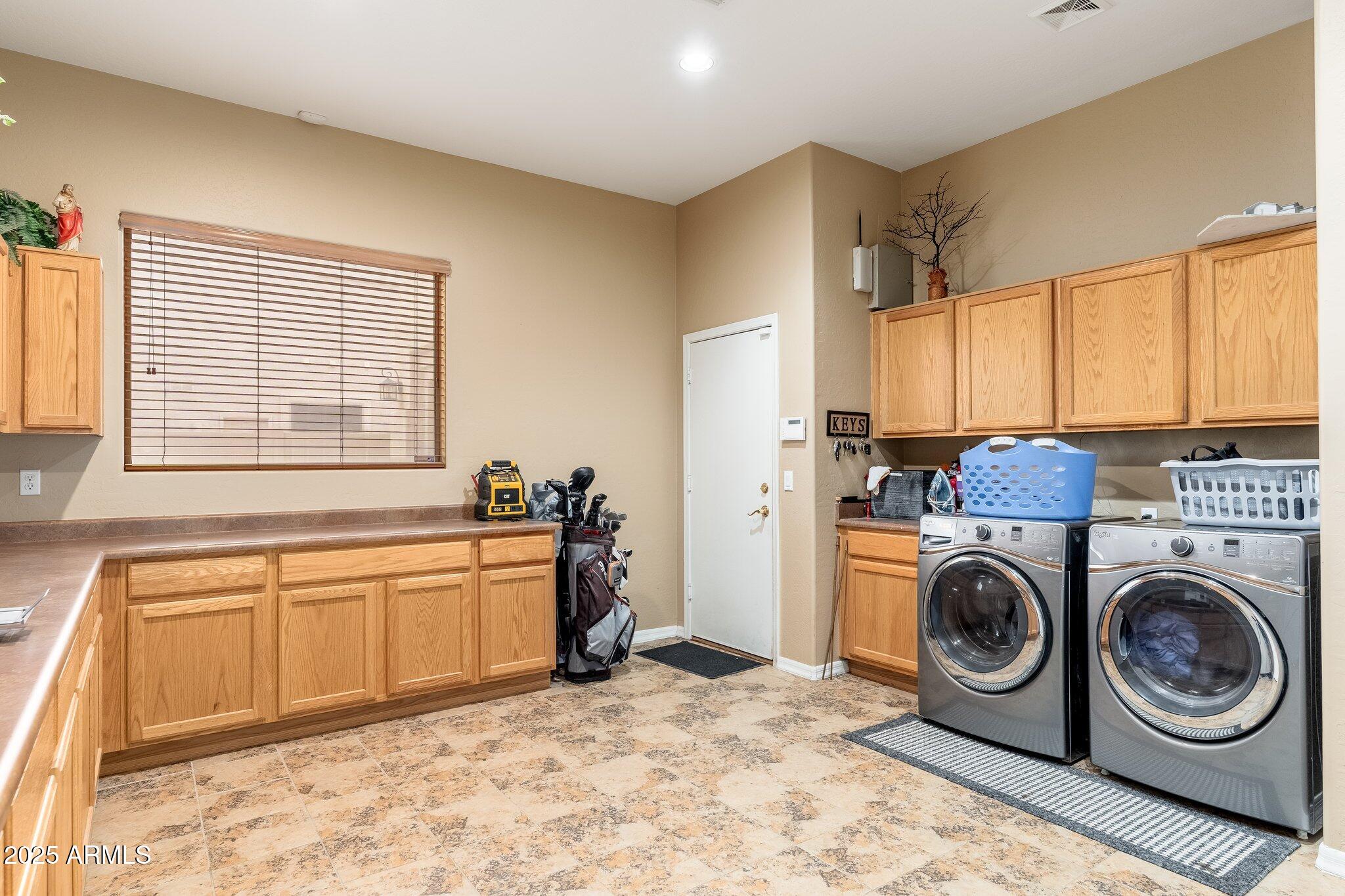 1074 E Carla Vista Court Property Photo 37