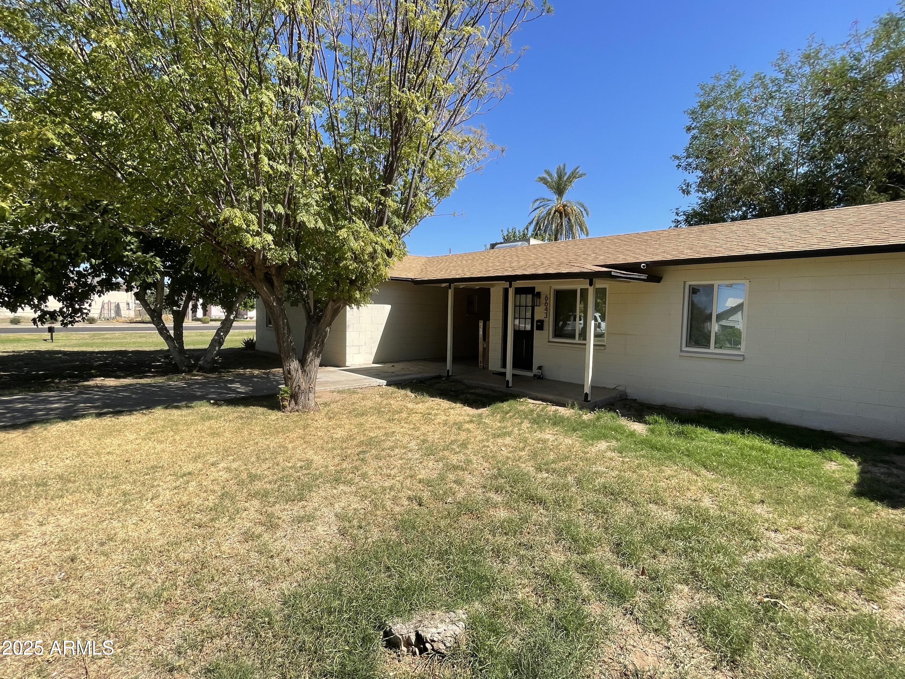 5963 W Ocotillo Road Property Photo 2