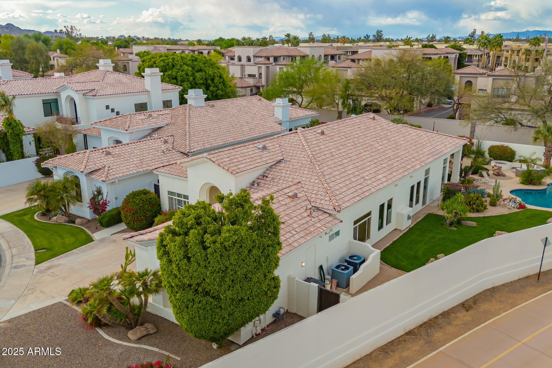 7678 E Cactus Wren Road Property Photo 4