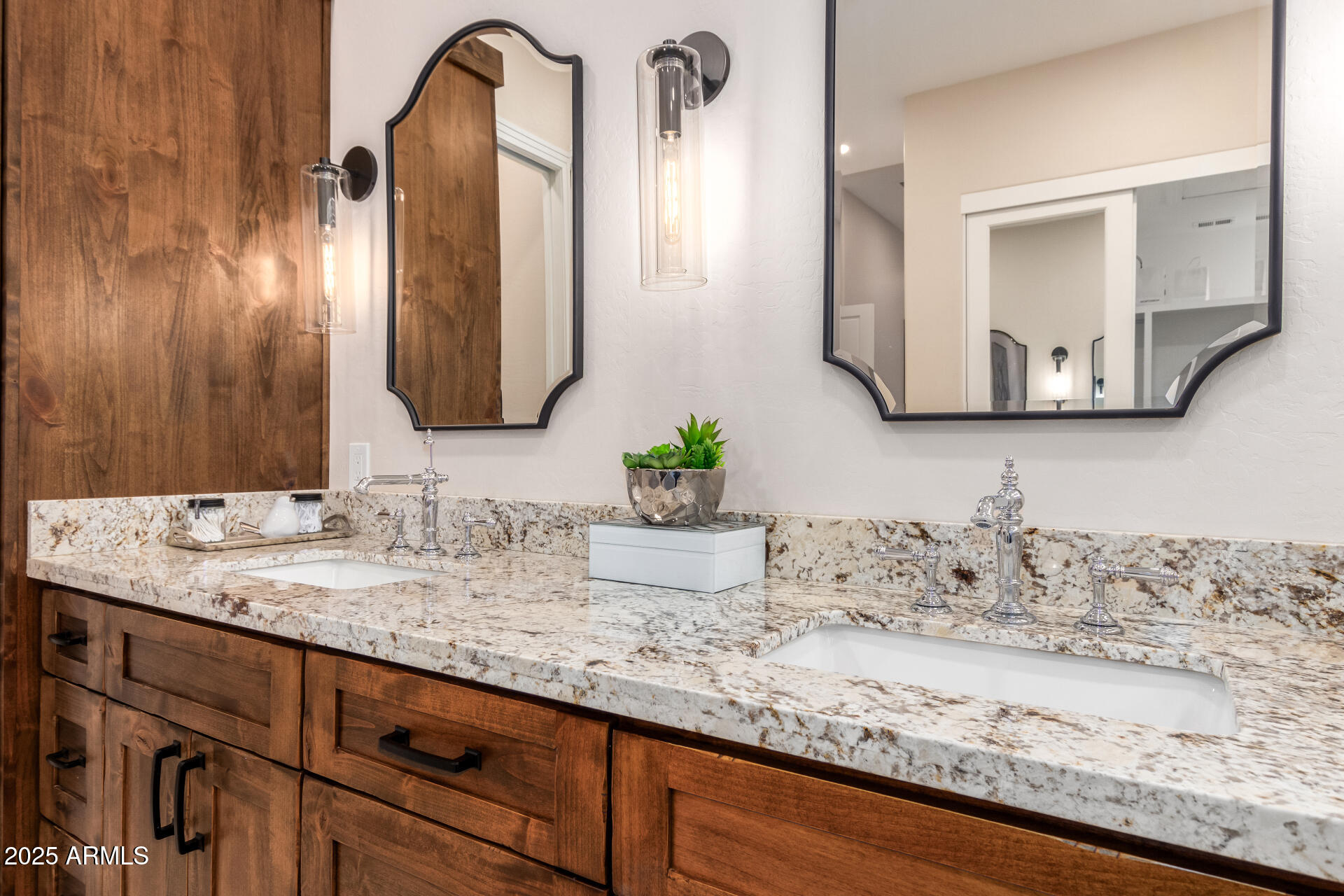 7678 E Cactus Wren Road Property Photo 29
