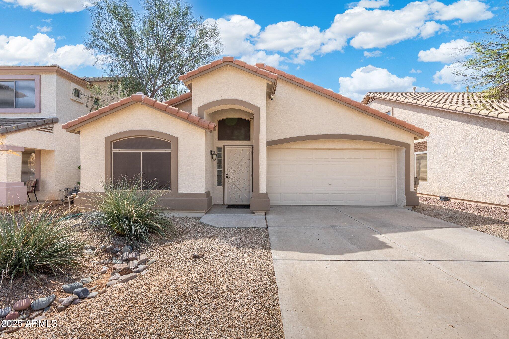2523 W Running Deer Trail Property Photo 1