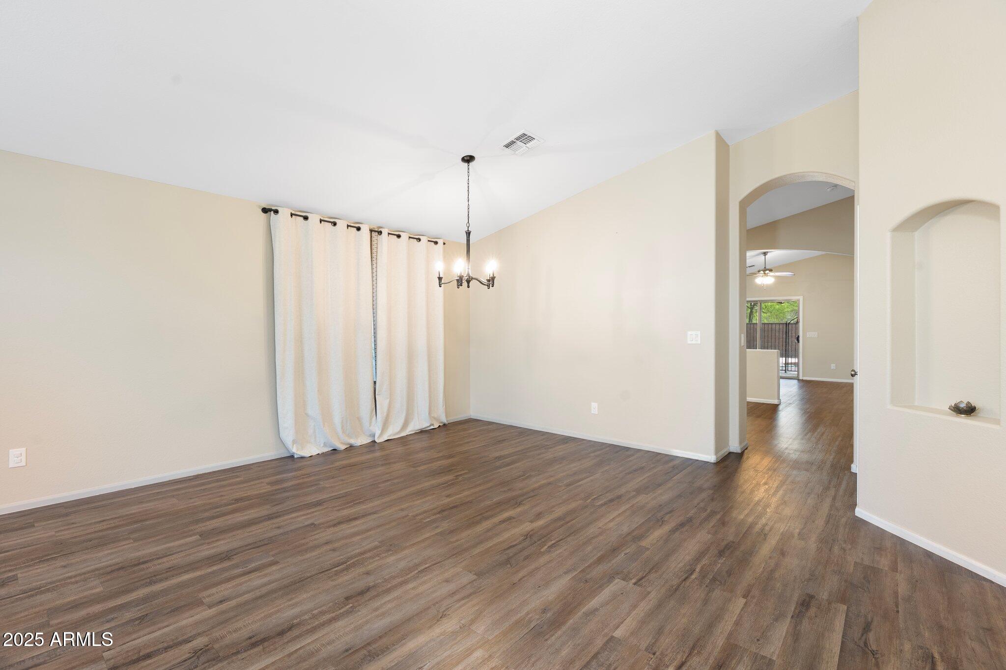 2523 W Running Deer Trail Property Photo 5