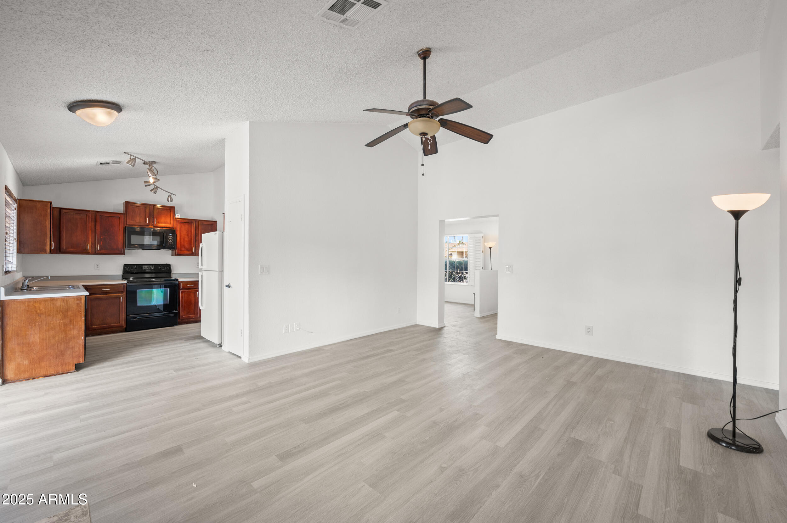 3643 W Elgin Street Property Photo 17