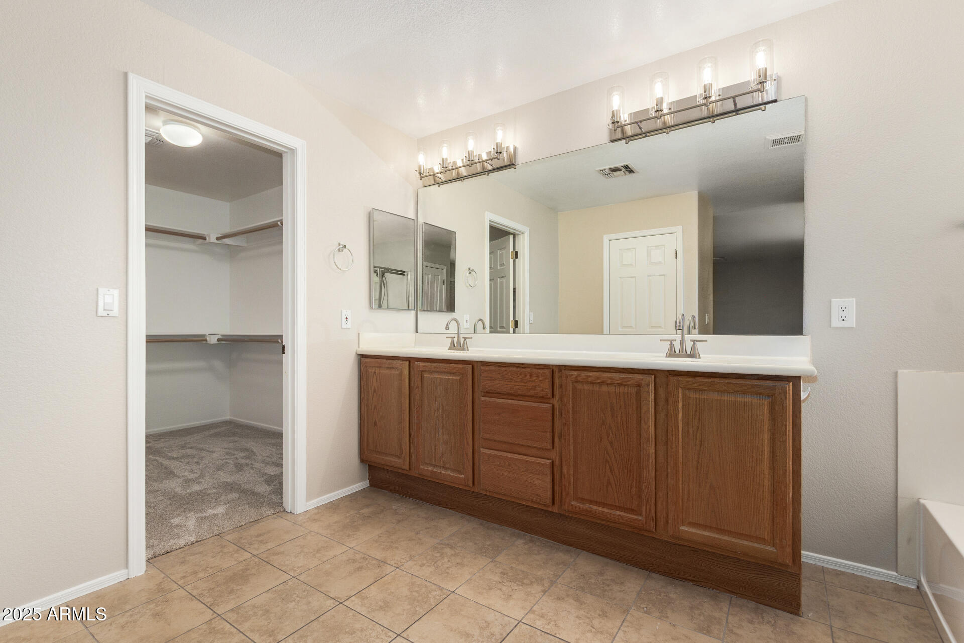 2143 N Chestnut Circle Property Photo 30