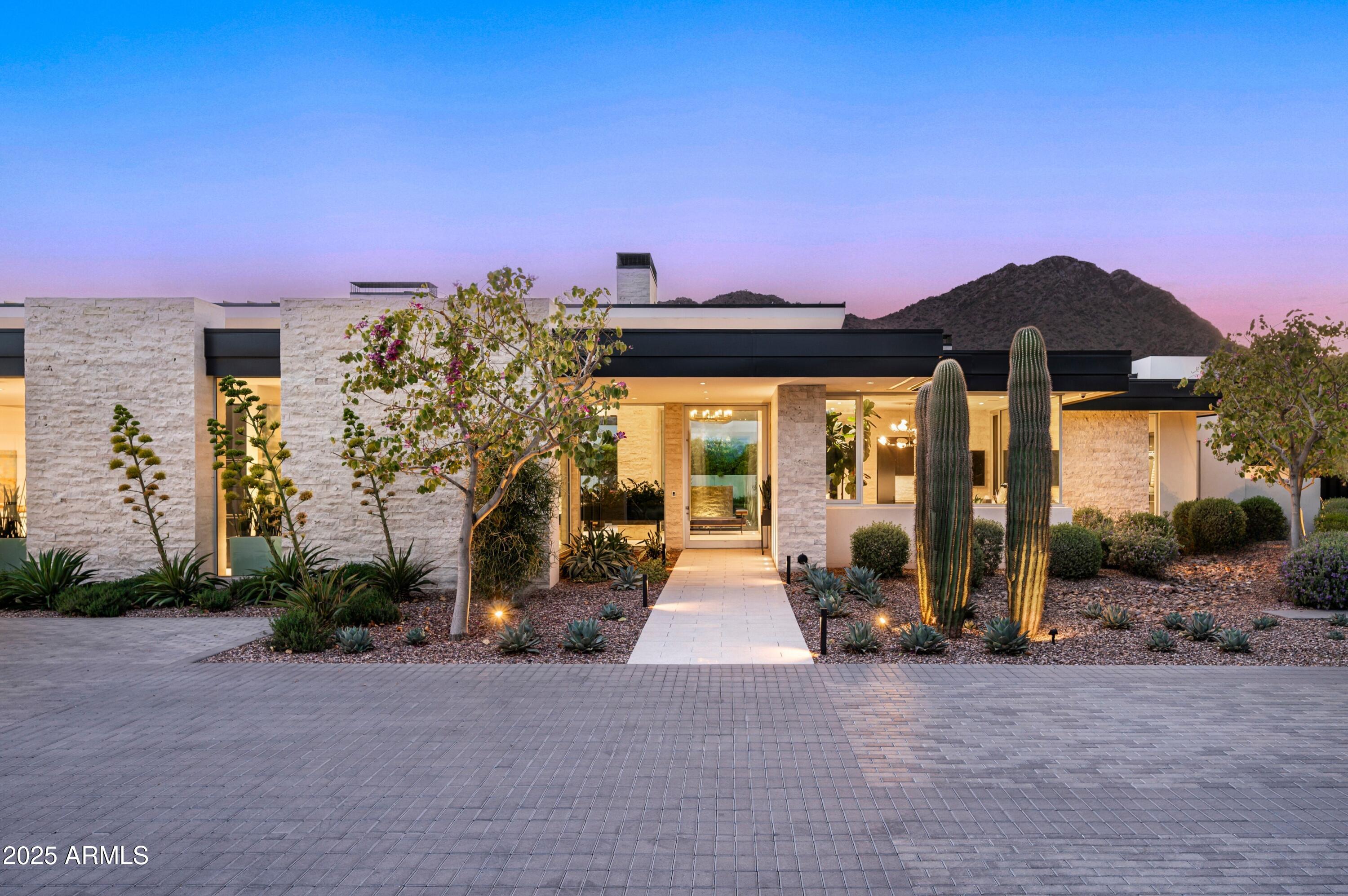 5611 N Wilkinson Road Property Photo