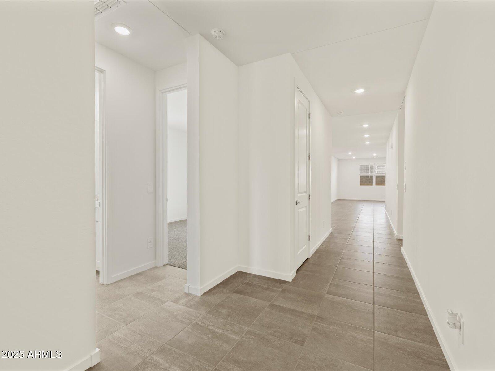 37325 W San Clemente Street Property Photo 2