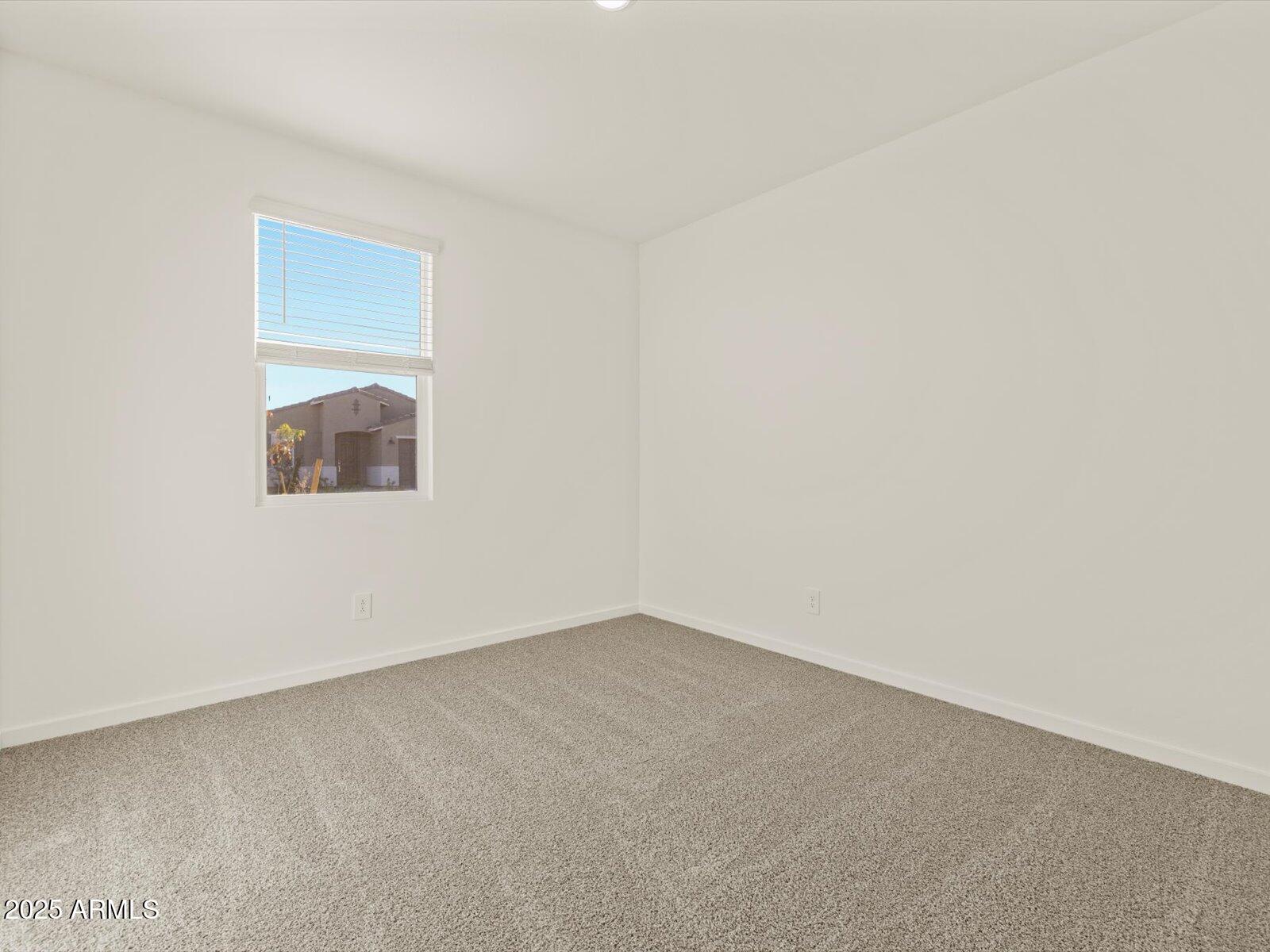 37325 W San Clemente Street Property Photo 3