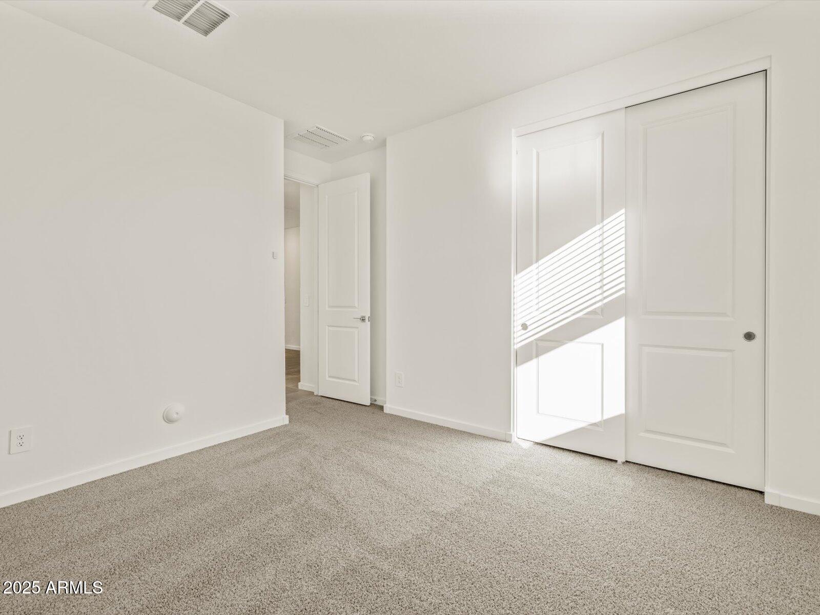 37325 W San Clemente Street Property Photo 4