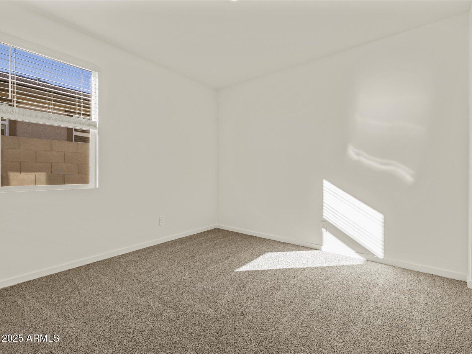 37325 W San Clemente Street Property Photo 7