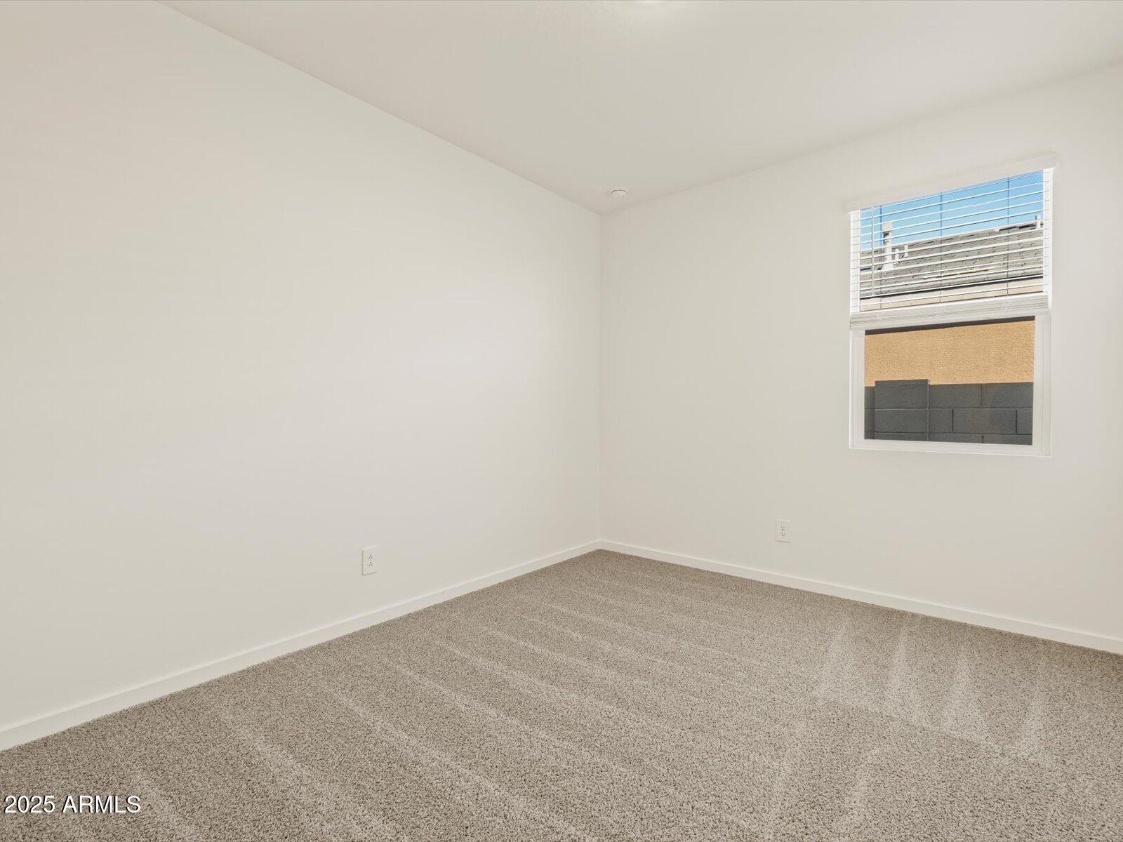 37325 W San Clemente Street Property Photo 9
