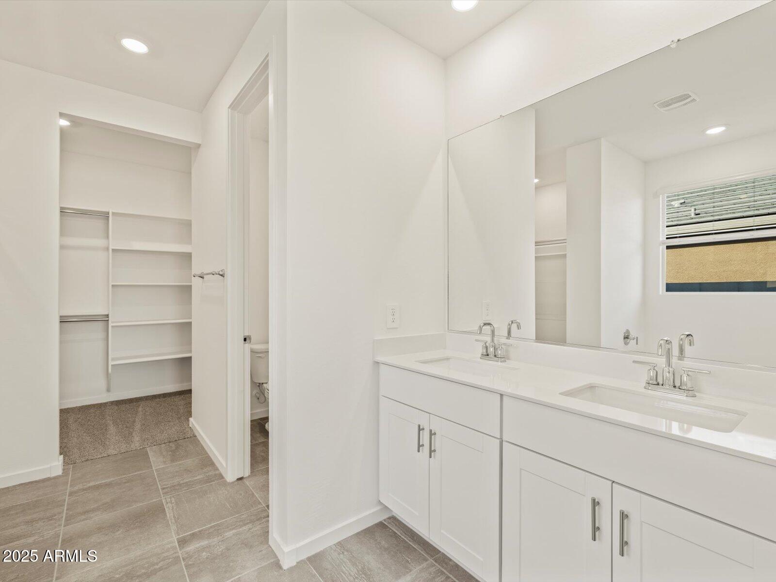 37325 W San Clemente Street Property Photo 17