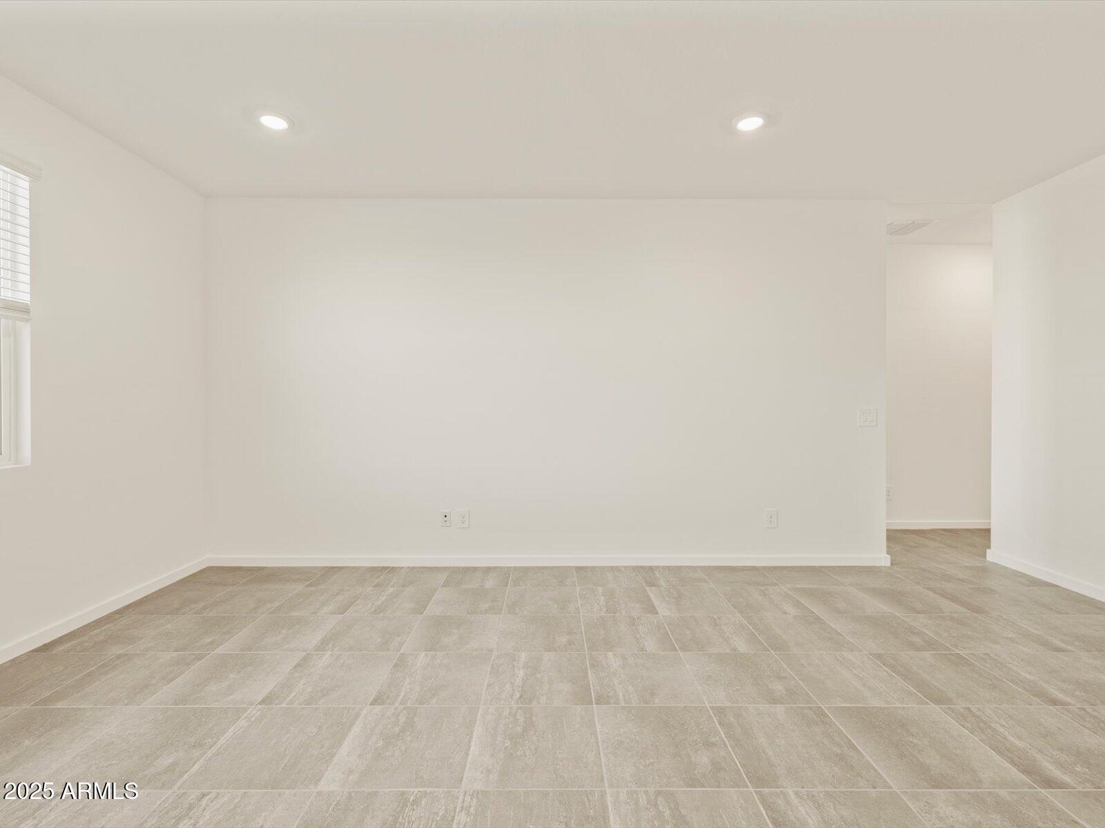 37325 W San Clemente Street Property Photo 26