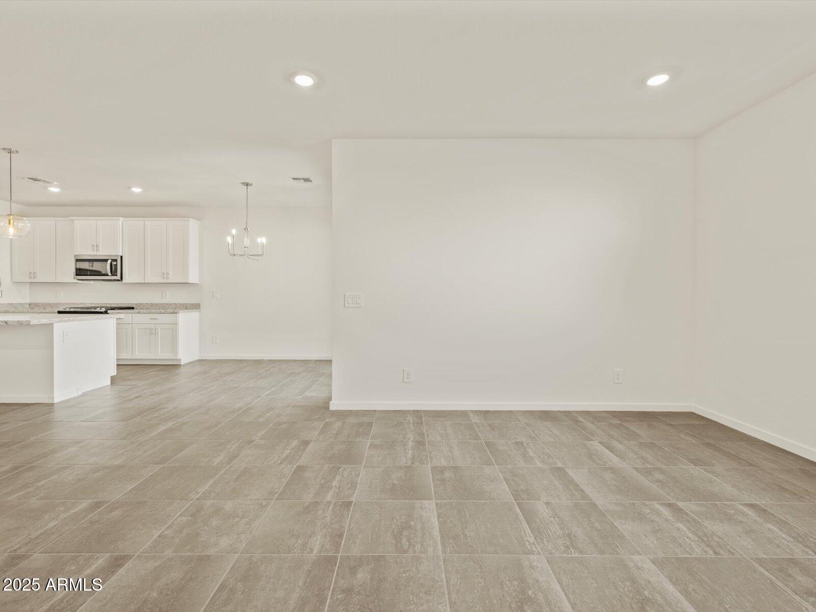 37325 W San Clemente Street Property Photo 30