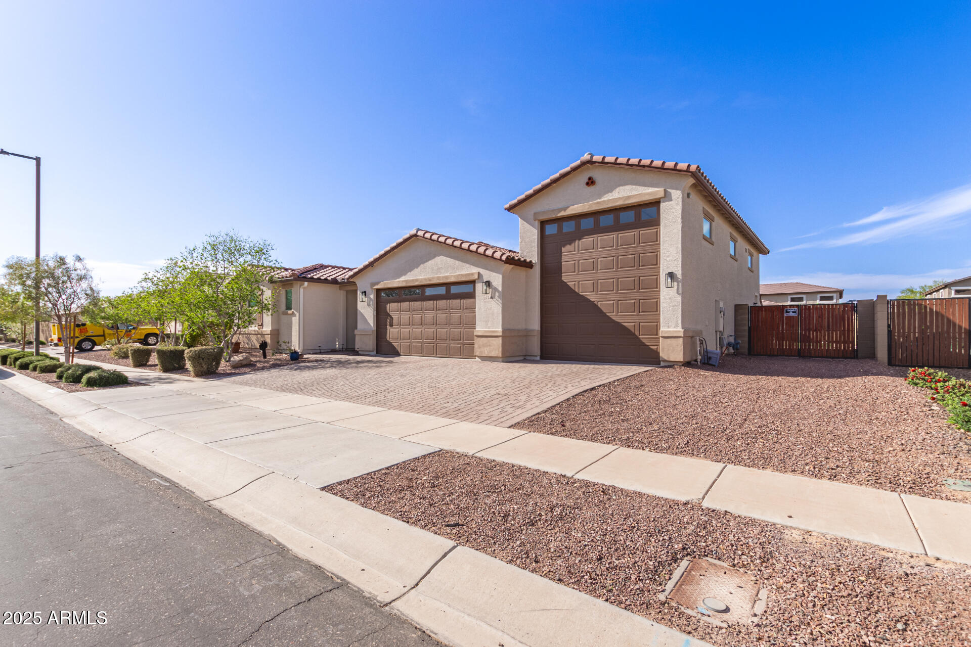 17348 W Straight Arrow Lane Property Photo 3
