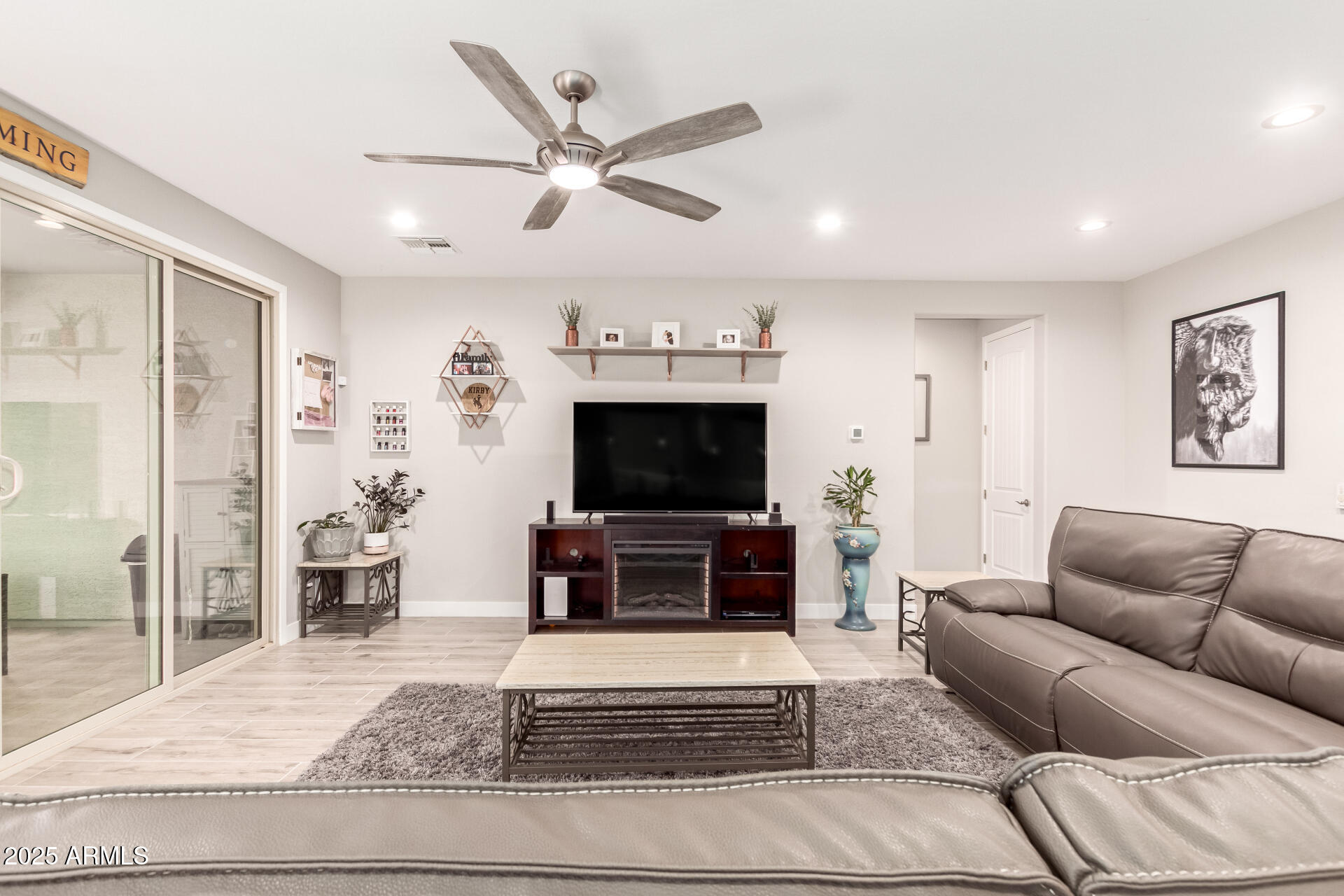 17348 W Straight Arrow Lane Property Photo 6