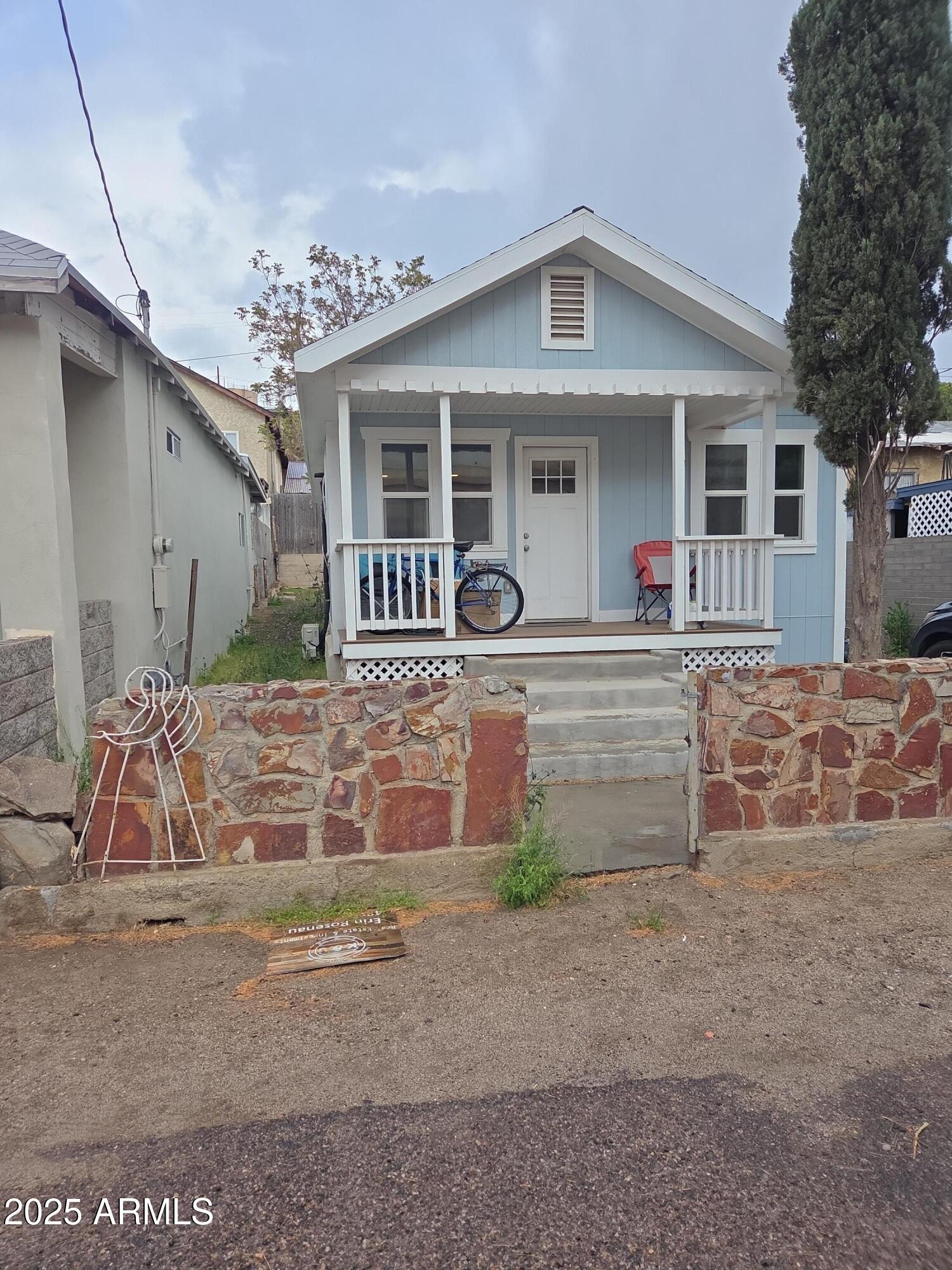 909 W Keegan Street Property Photo 1