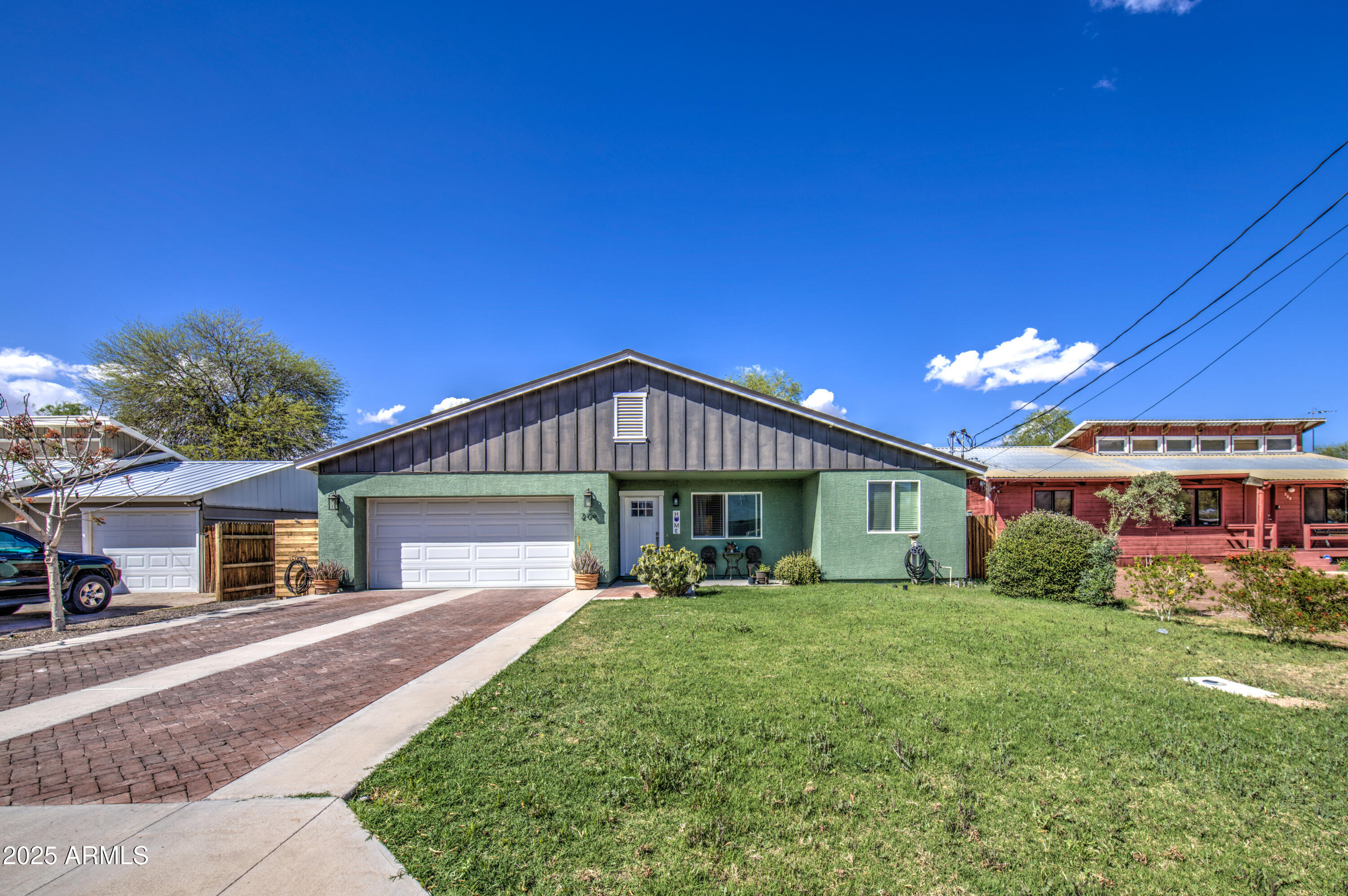 206 E Narramore Avenue Property Photo 1