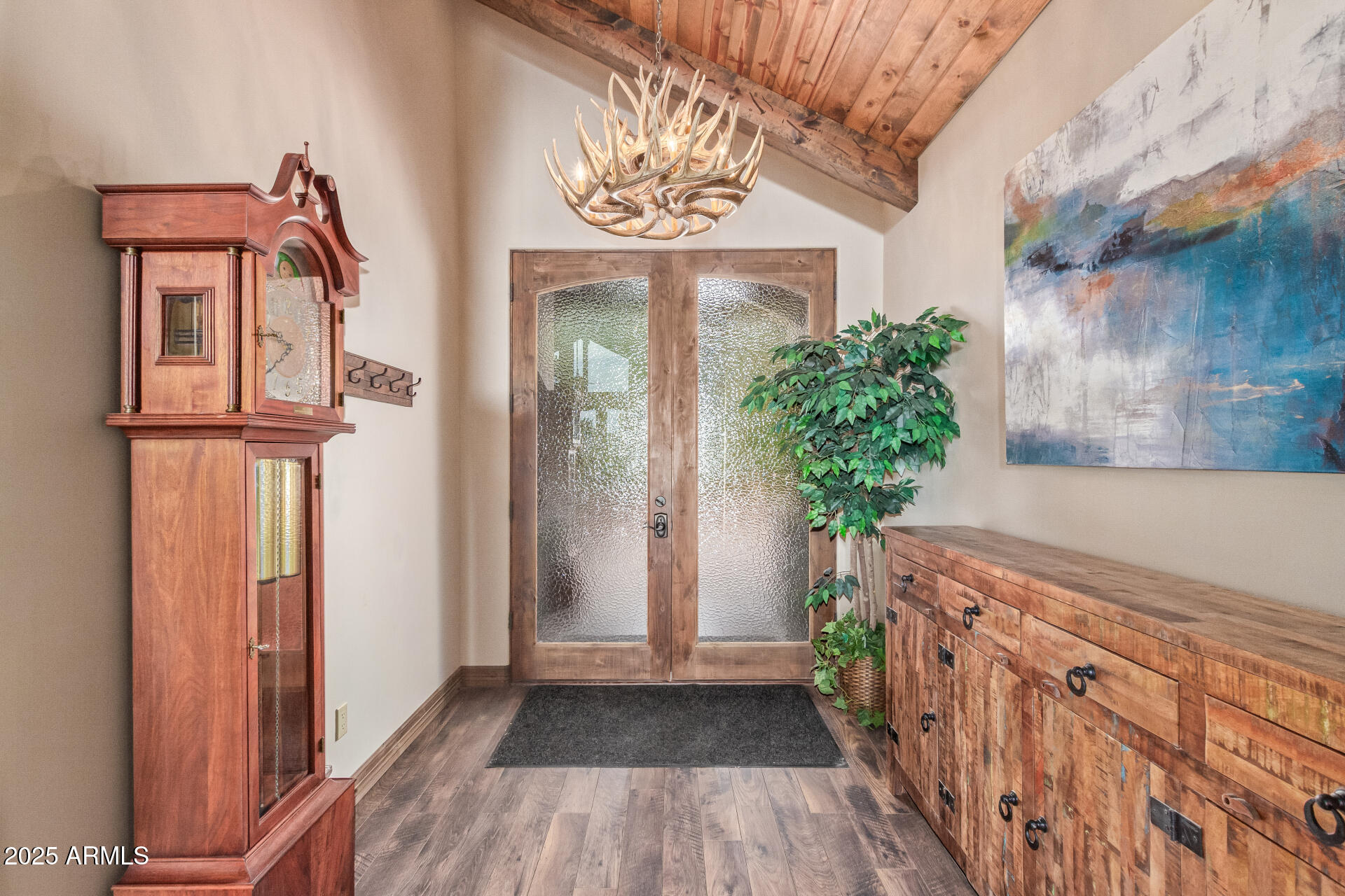 1202 N Horizon Way Property Photo 6