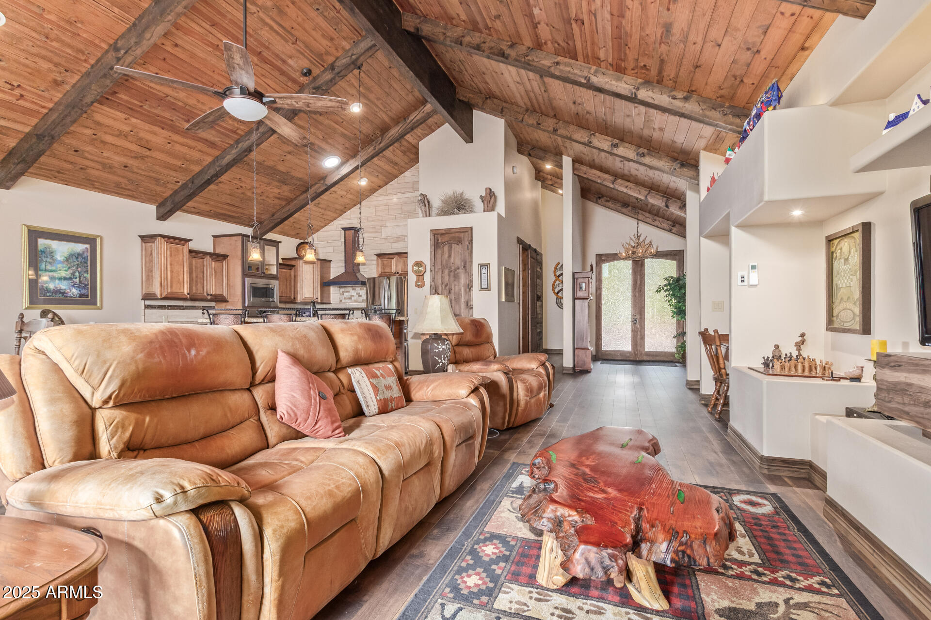 1202 N Horizon Way Property Photo 9