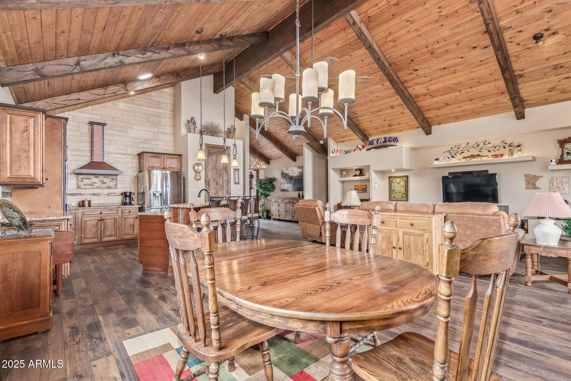 1202 N Horizon Way Property Photo 18