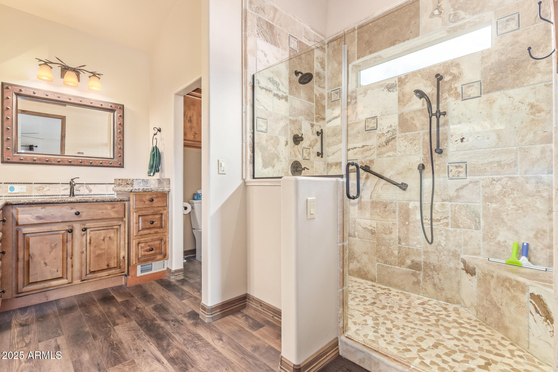 1202 N Horizon Way Property Photo 32