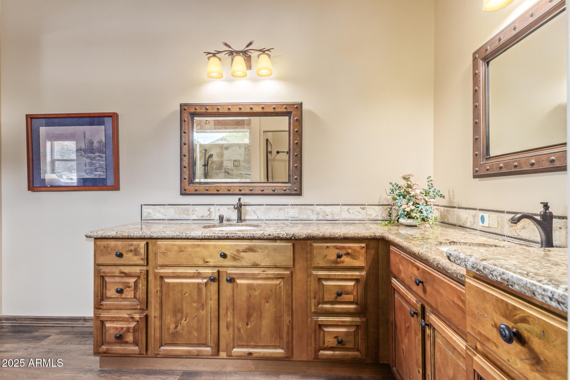 1202 N Horizon Way Property Photo 34