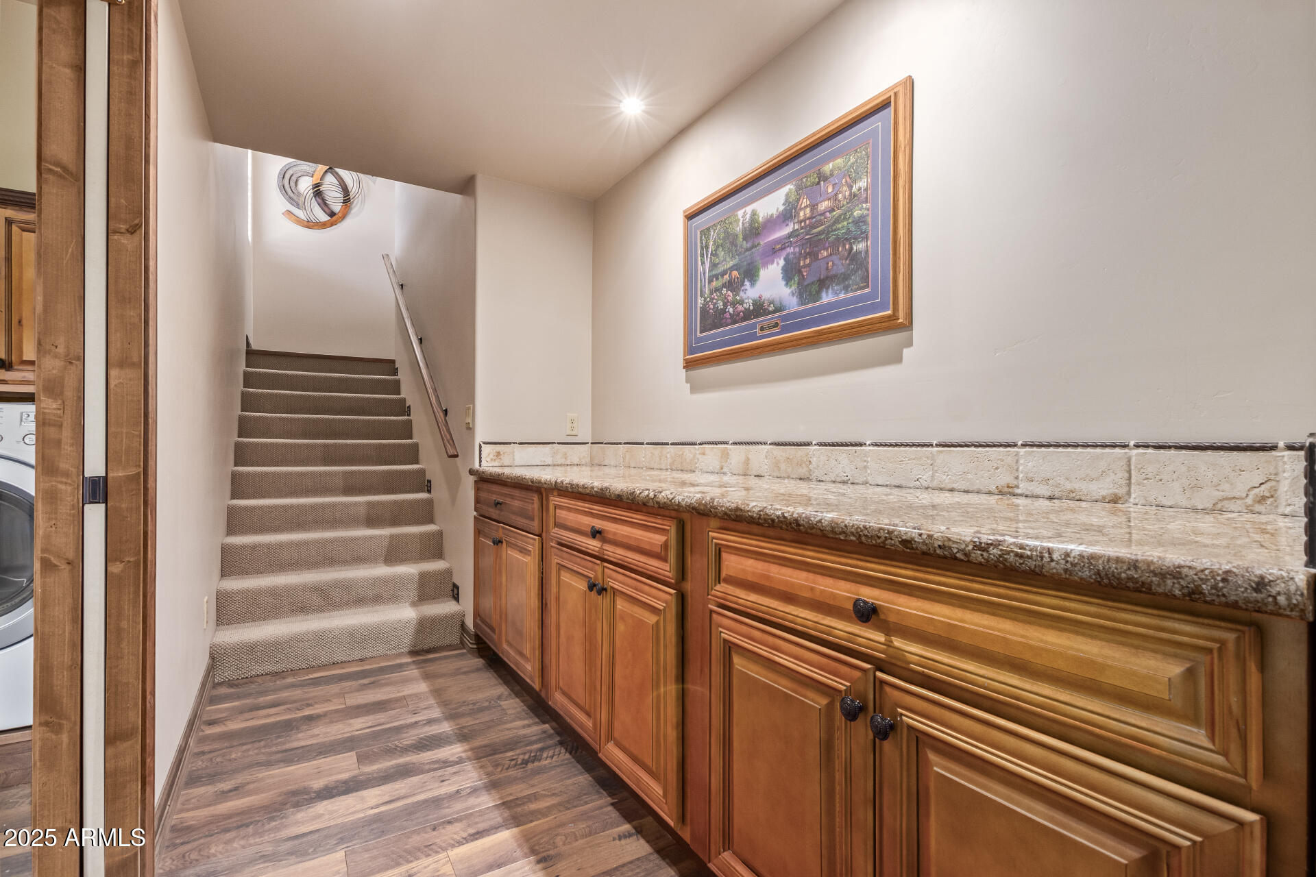 1202 N Horizon Way Property Photo 40