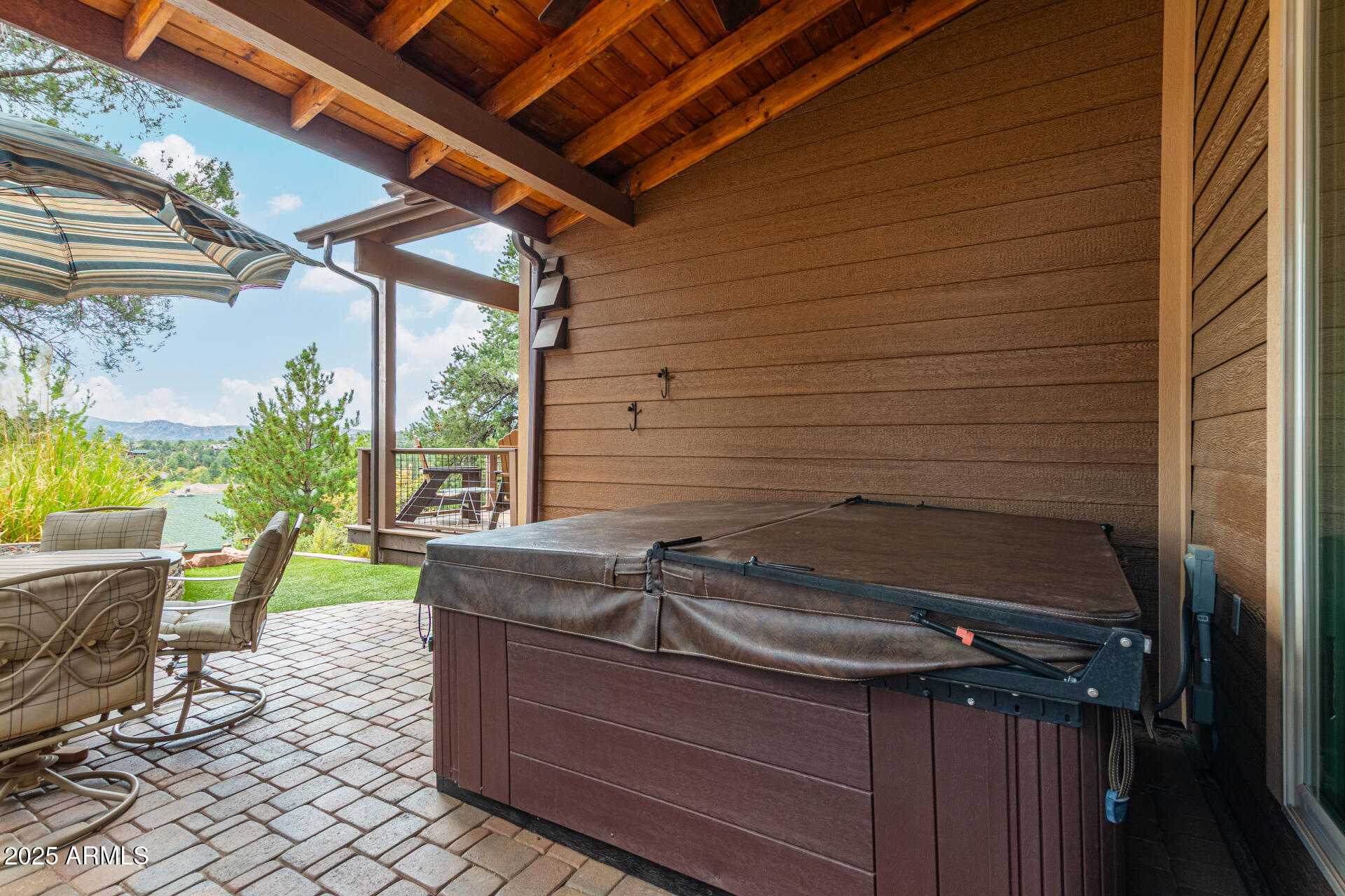 1202 N Horizon Way Property Photo 54